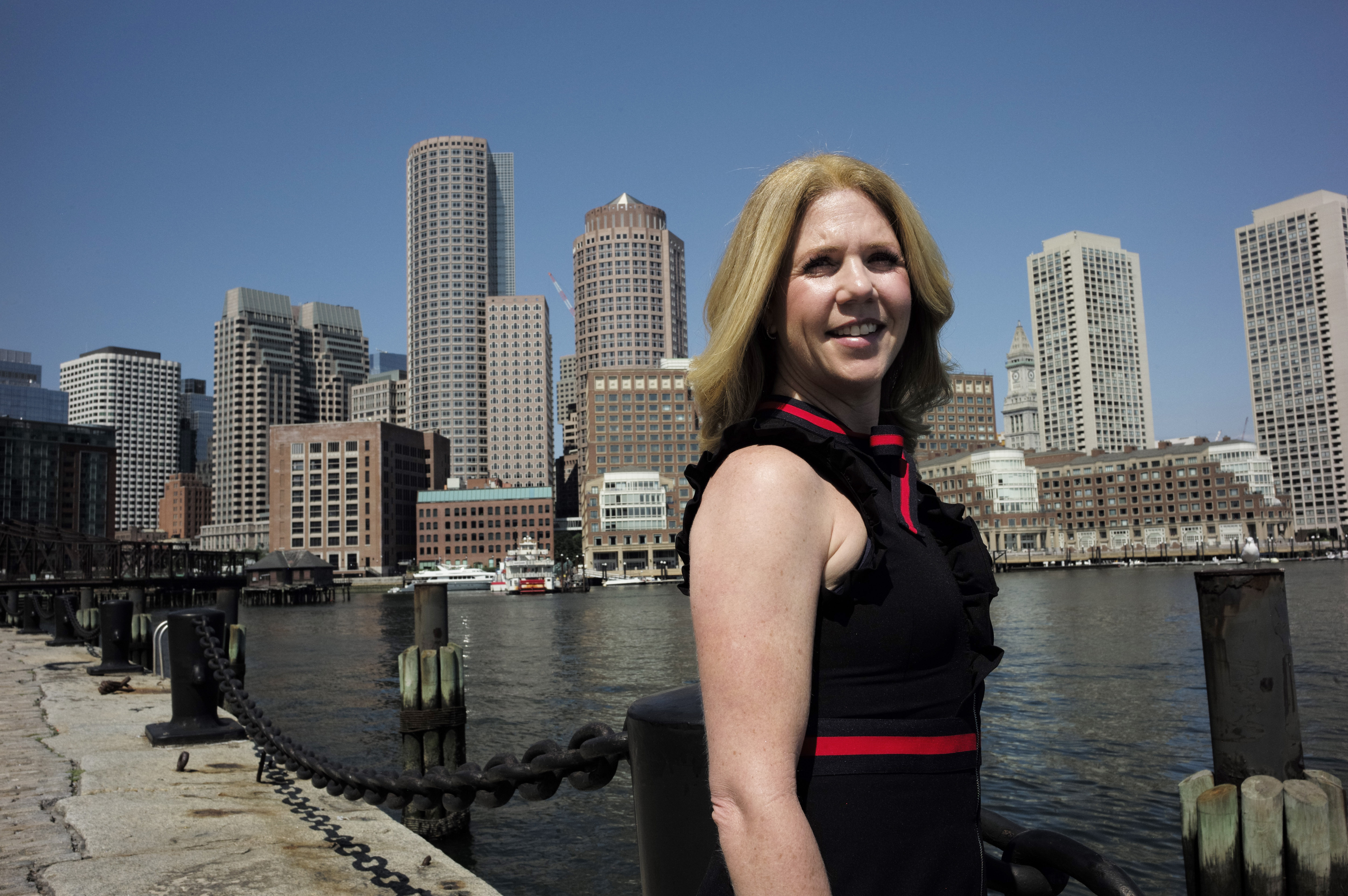 Business owners recruit nonstop_ even on a drive-thru line