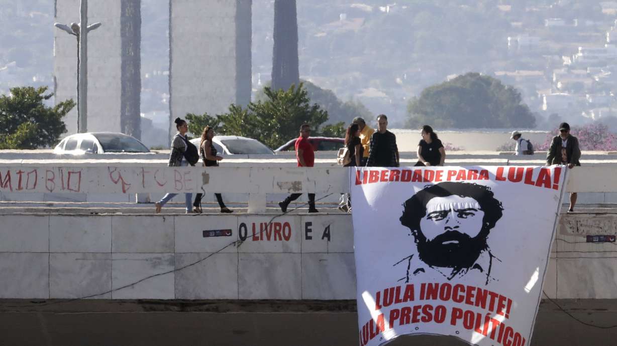 Brazil's high court blocks transfer of Da Silva to prison