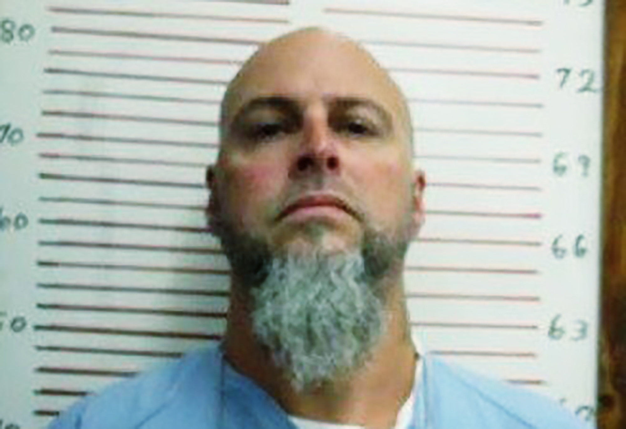 The Latest: Warrants secured for escaped Tennessee convict