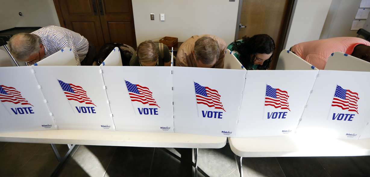 Voters cast their ballots during an election. (Photo: Rogelio V. Solis, Associated Press, File)