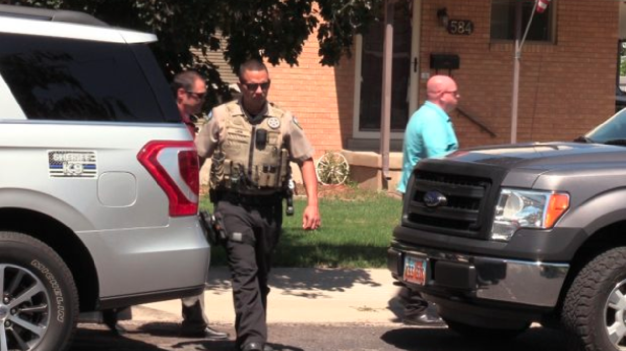 Man confronts people delivering newspapers, fires gunshots