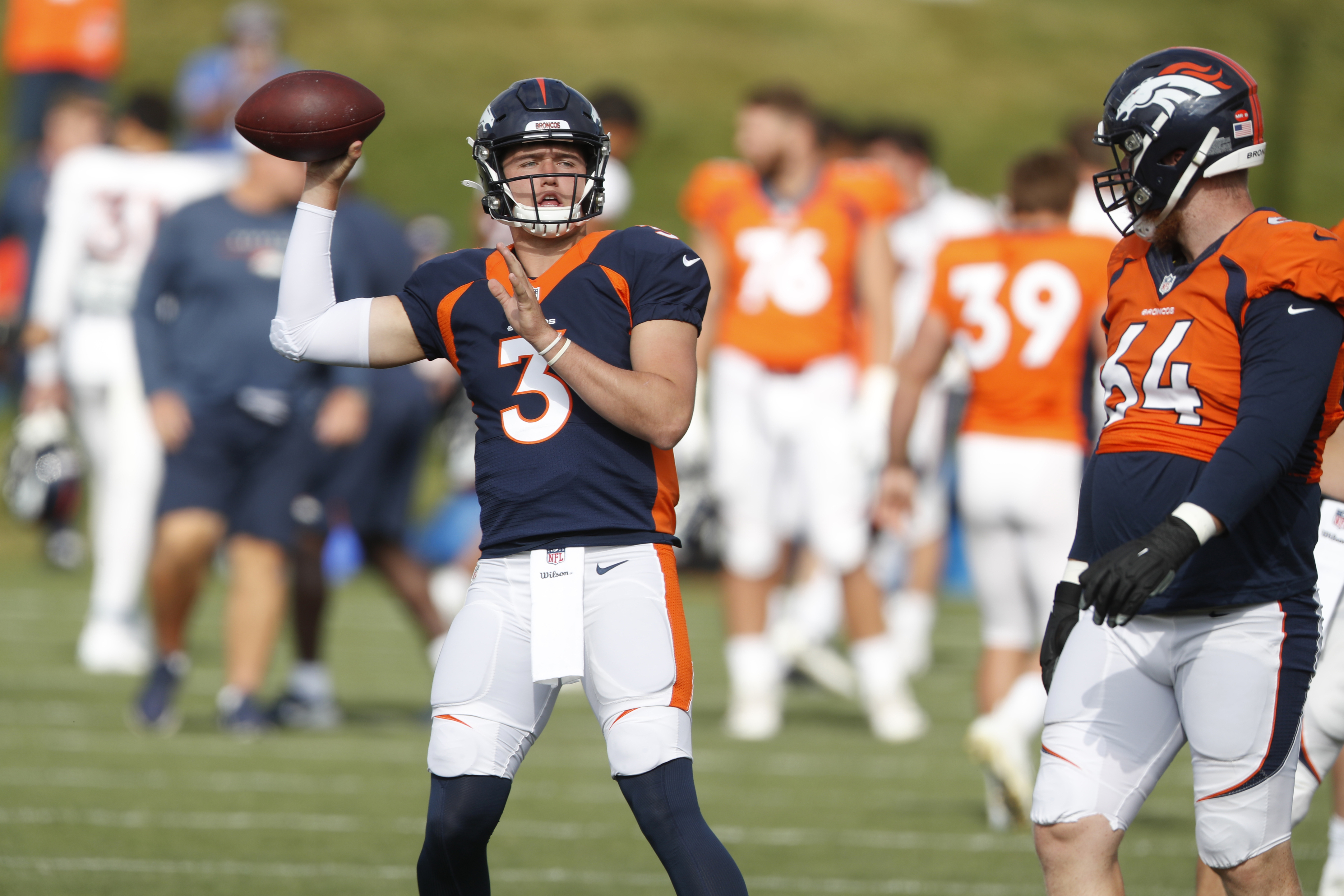 Drew Lock jams right thumb injury in preseason loss to 49ers