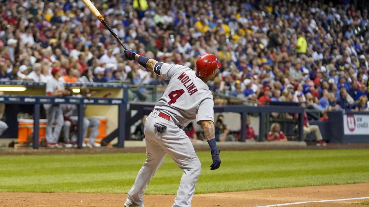 Molina 2 HRs, Cardinals top Brewers 6-3 for 6th straight win