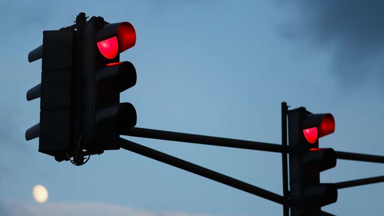 Fatal car accidents by running red lights at highest level in a decade: AAA
