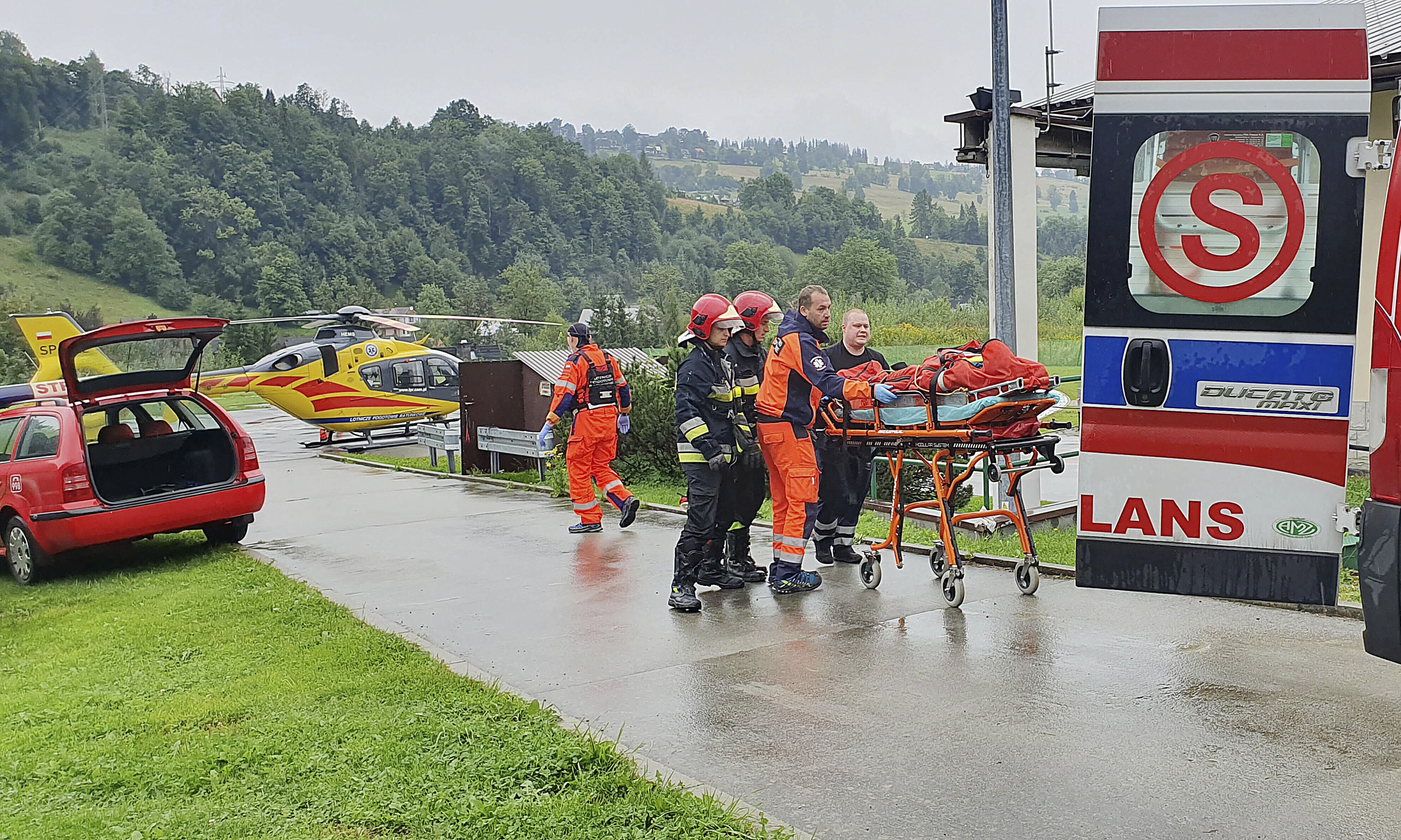 Family of 3 injured by lightning in Polish Tatra Mountains