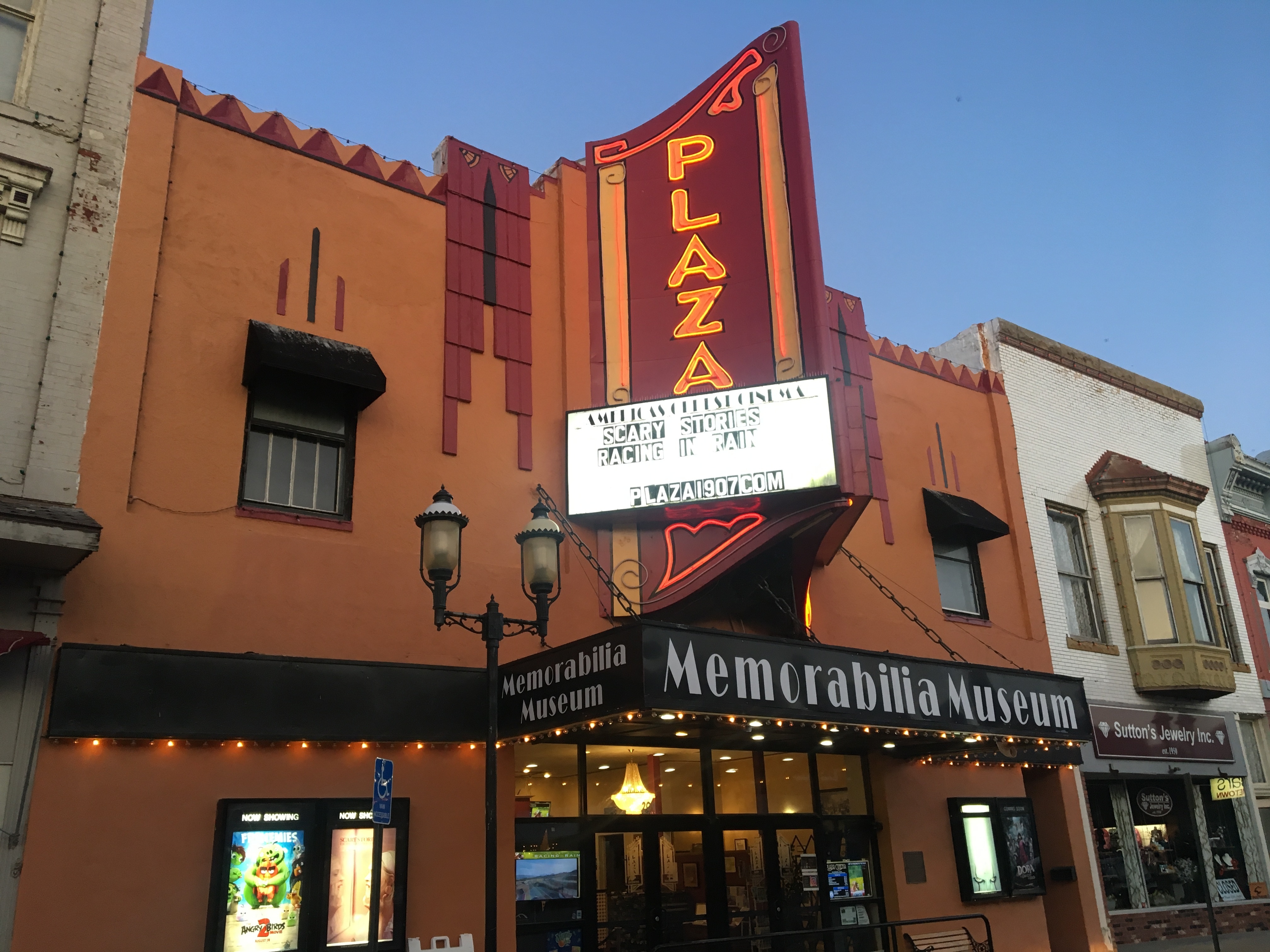 Kansas movie theater recognized for its longevity