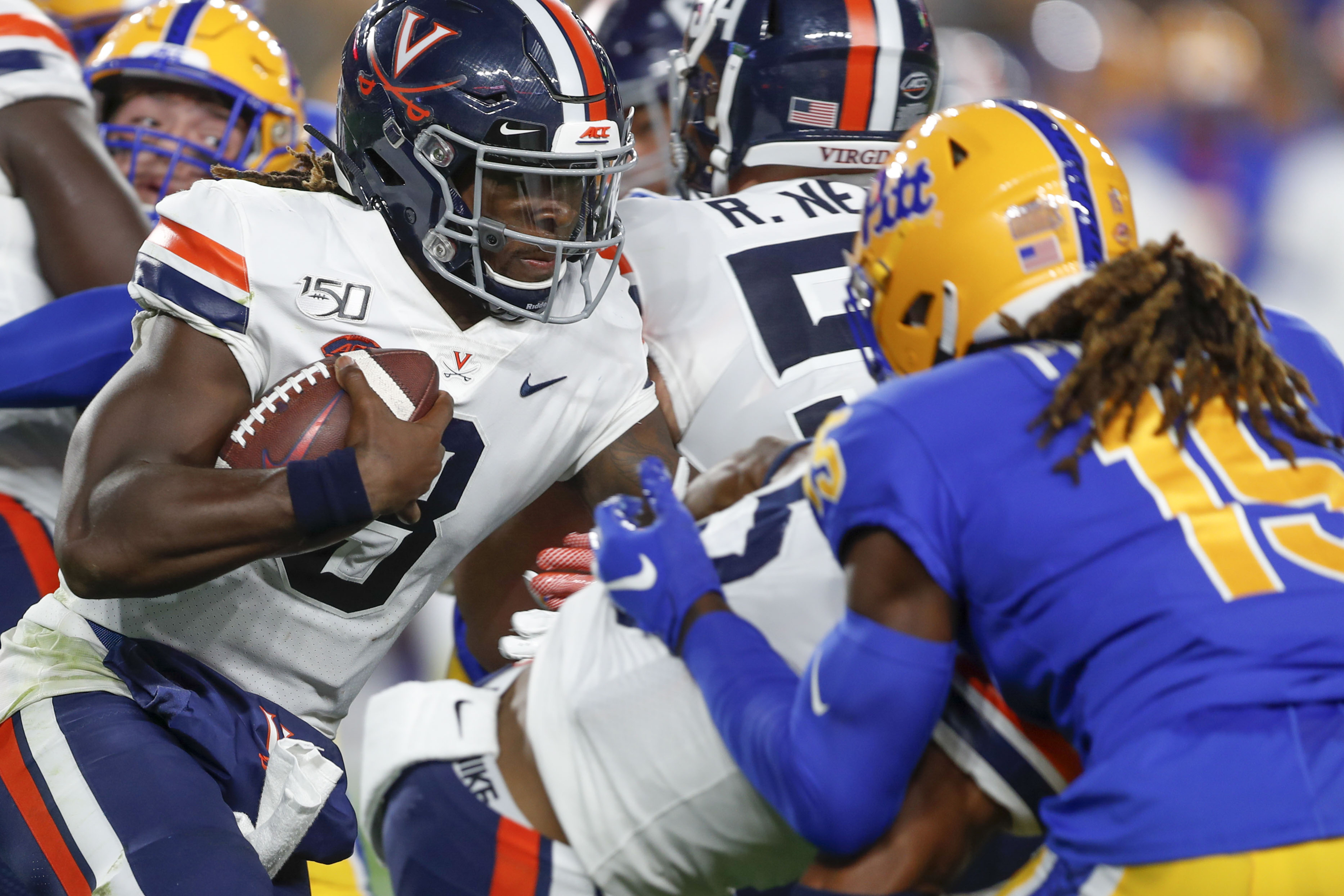 Cavaliers ride Perkins, defense to 30-14 win over Pitt