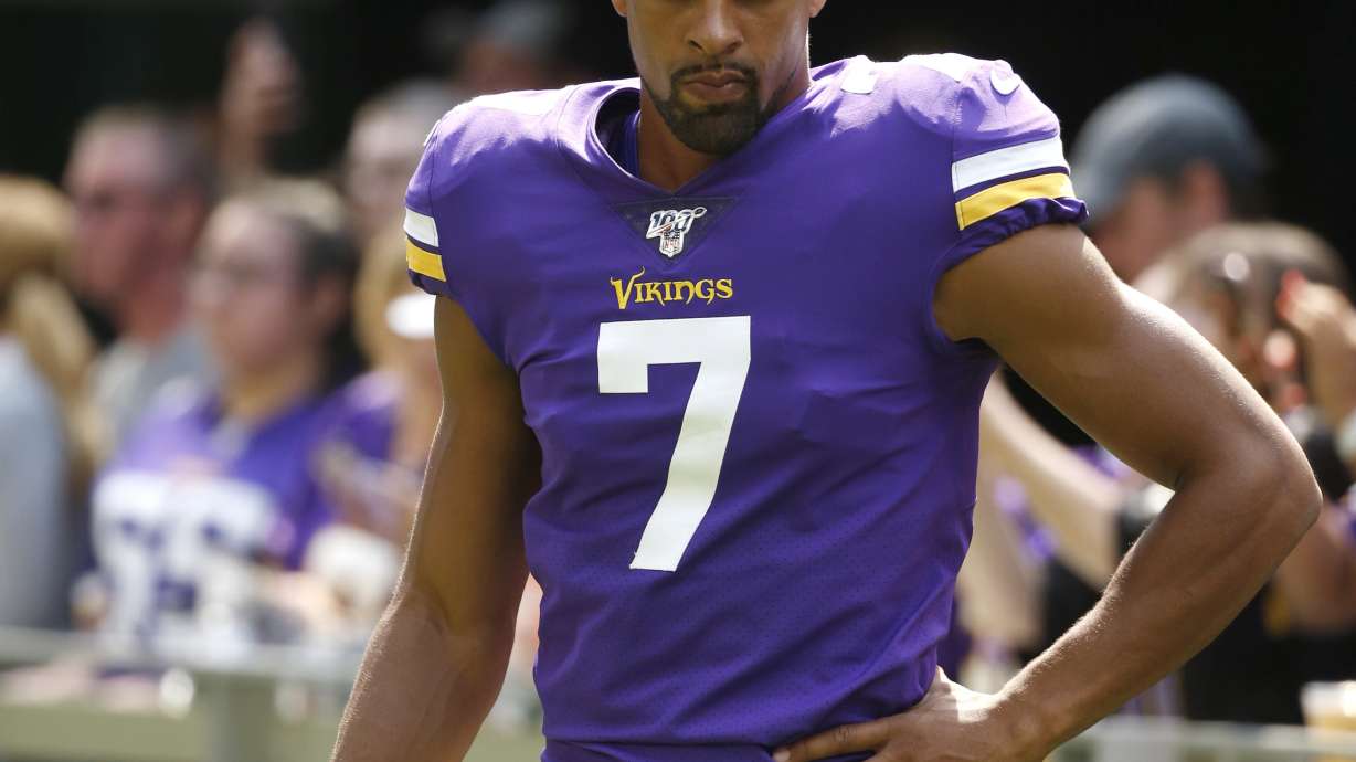 Jets claim K Vedvik from Vikings, cut Bertolet, 3 others