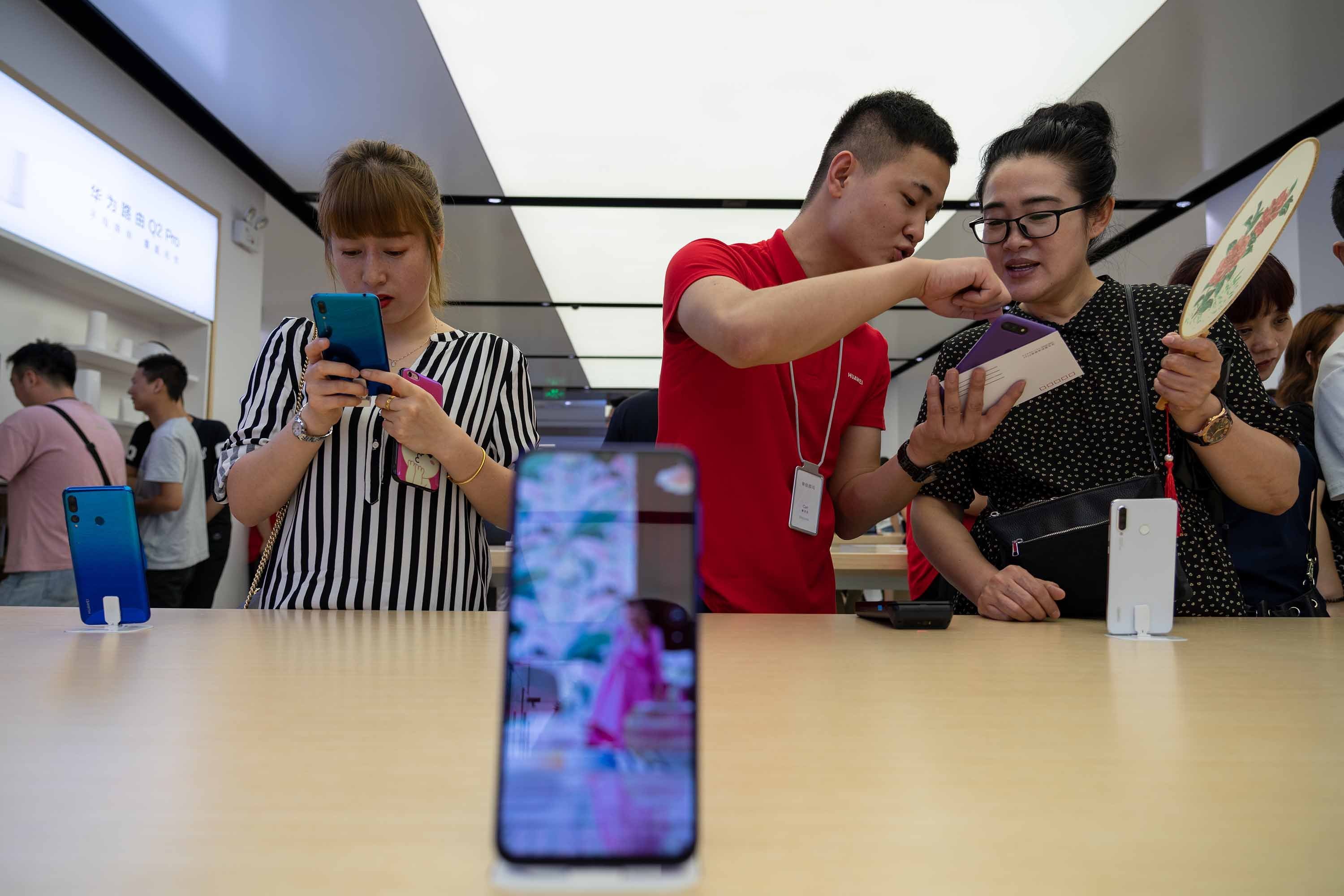 Huawei is launching a new smartphone without Google services