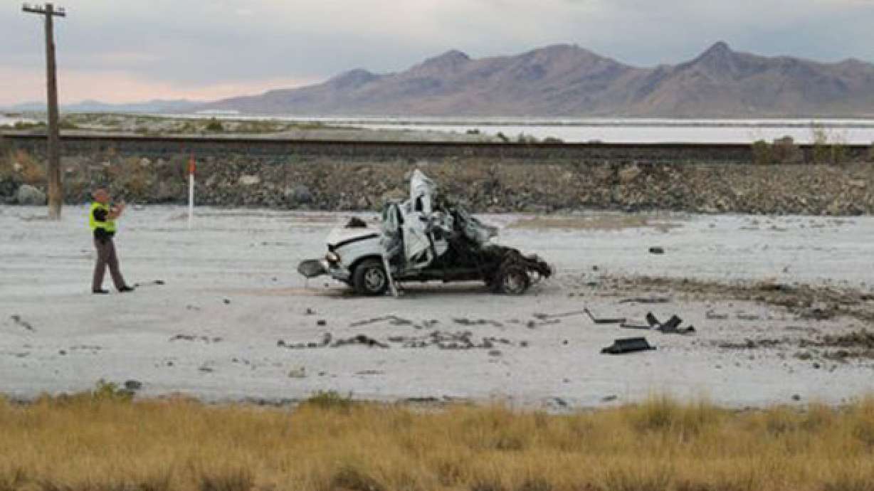 1 dead after semitruck crash on I-80 in Tooele County, authorities say