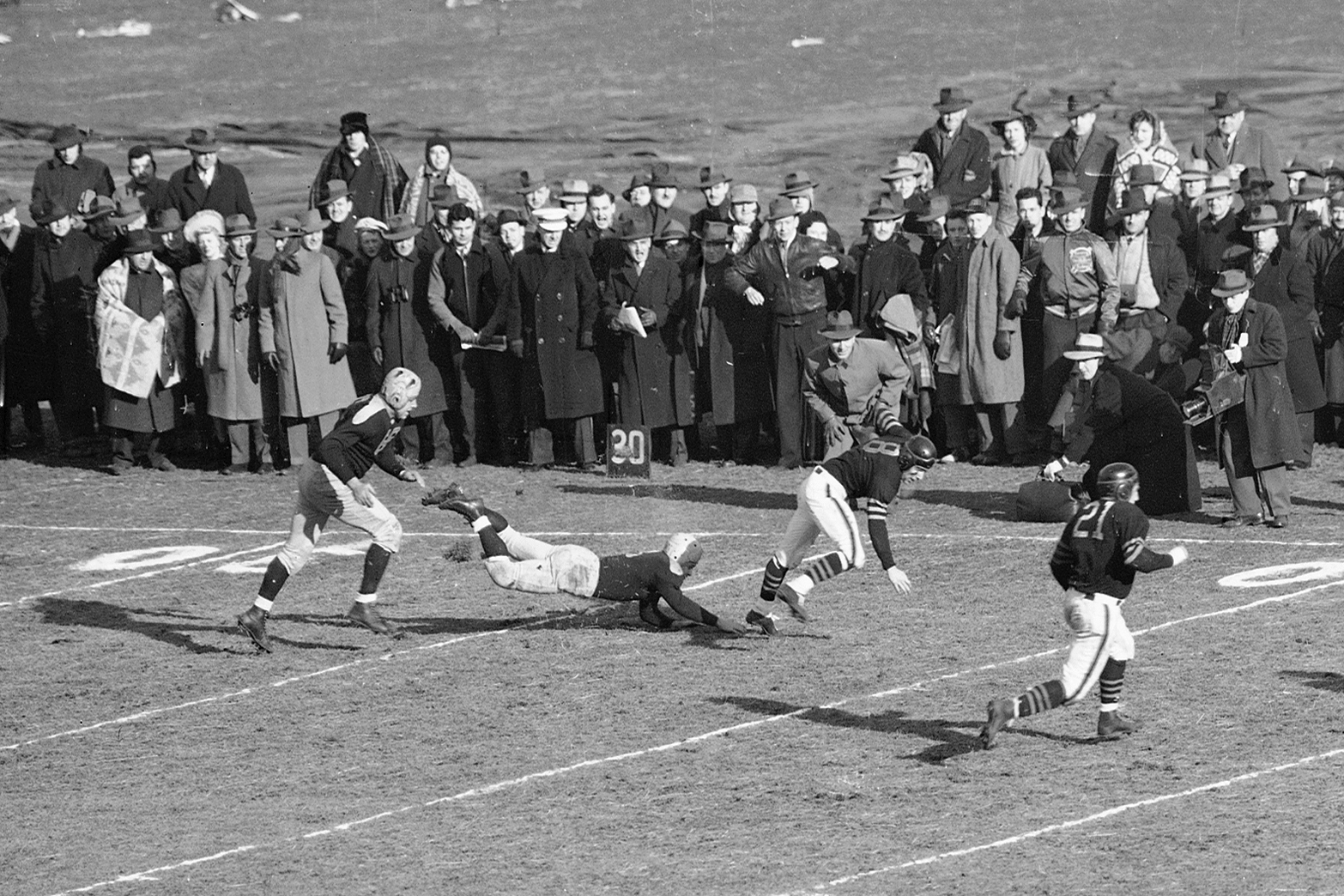 Packers and Bears reverse roles in NFL's 100th season opener