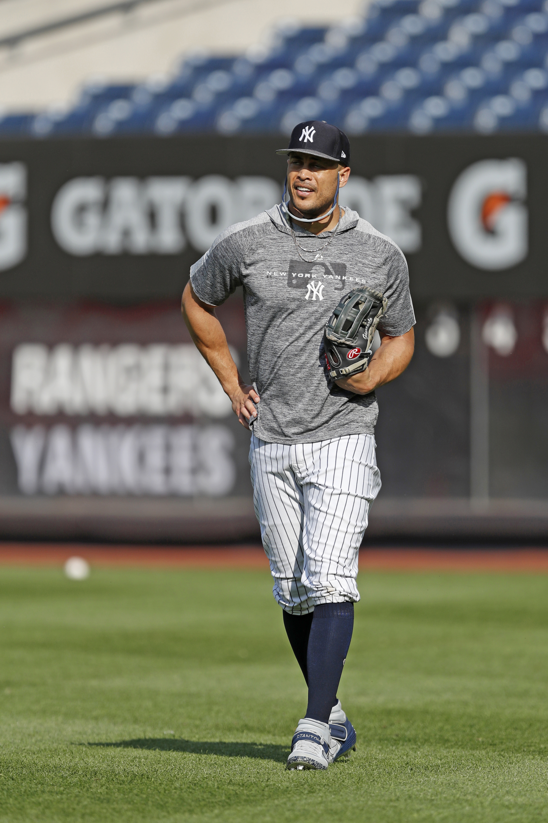 Stanton eyes return to Yankees, hits in simulated game