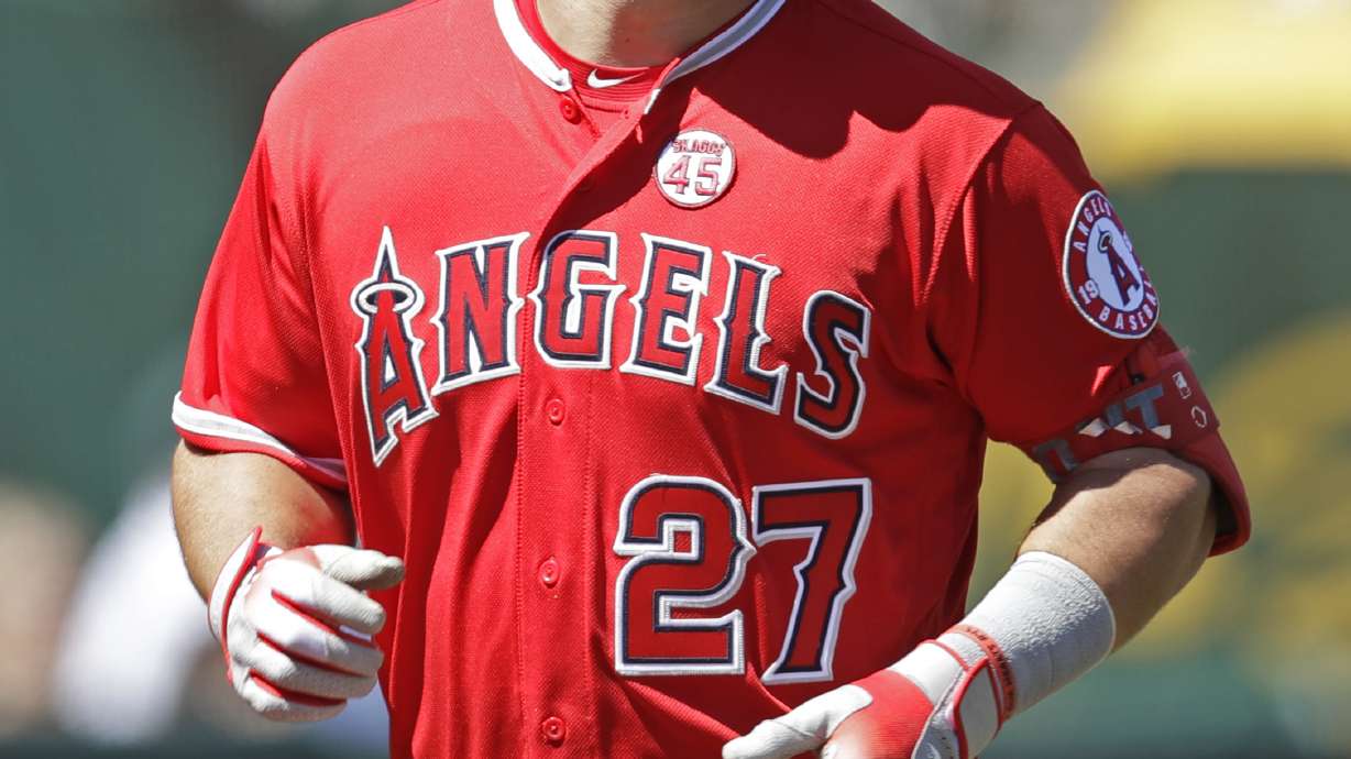 Angels' Mike Trout has minor cryo procedure on ailing foot