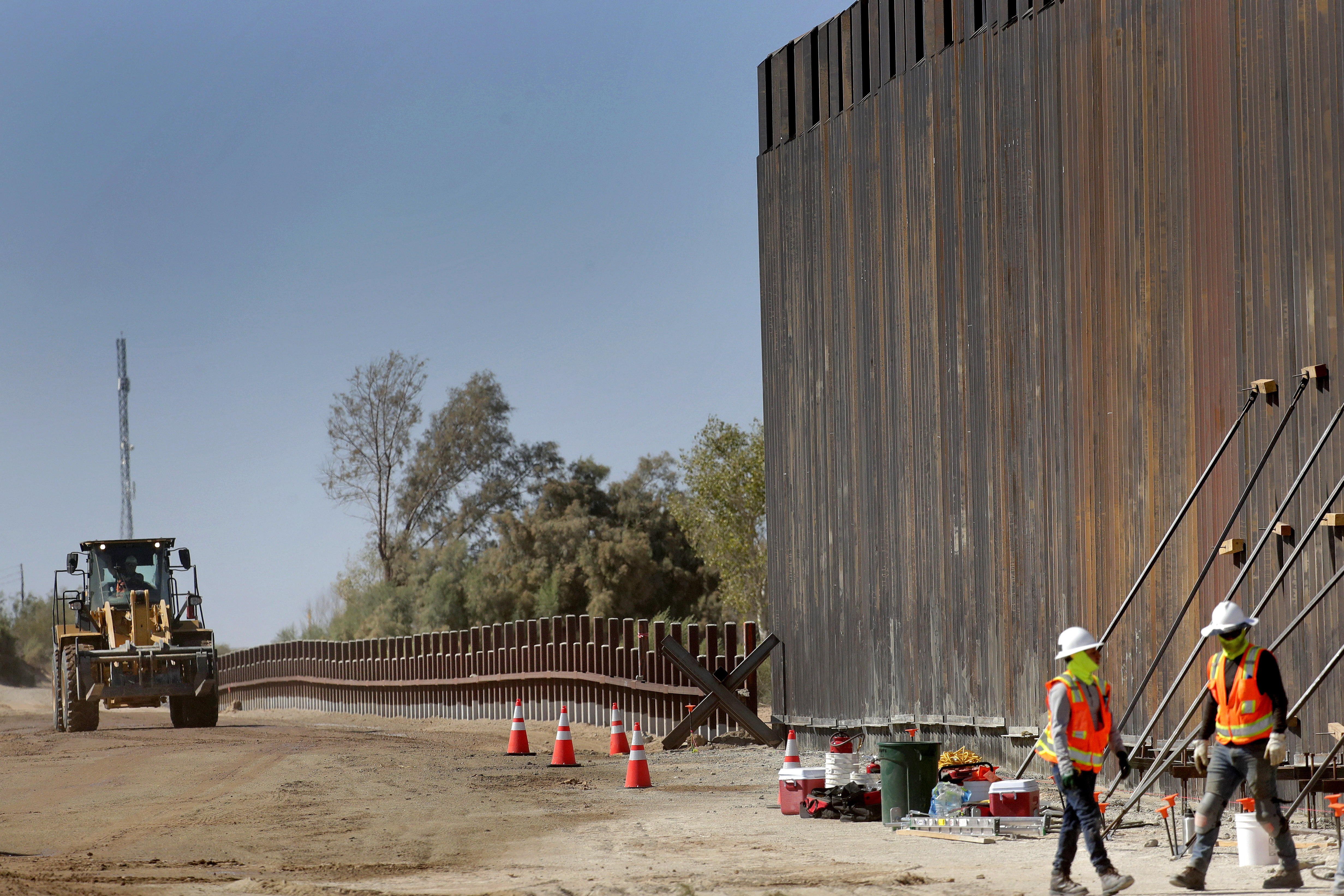 450 miles of border wall by next year? In Arizona, it starts