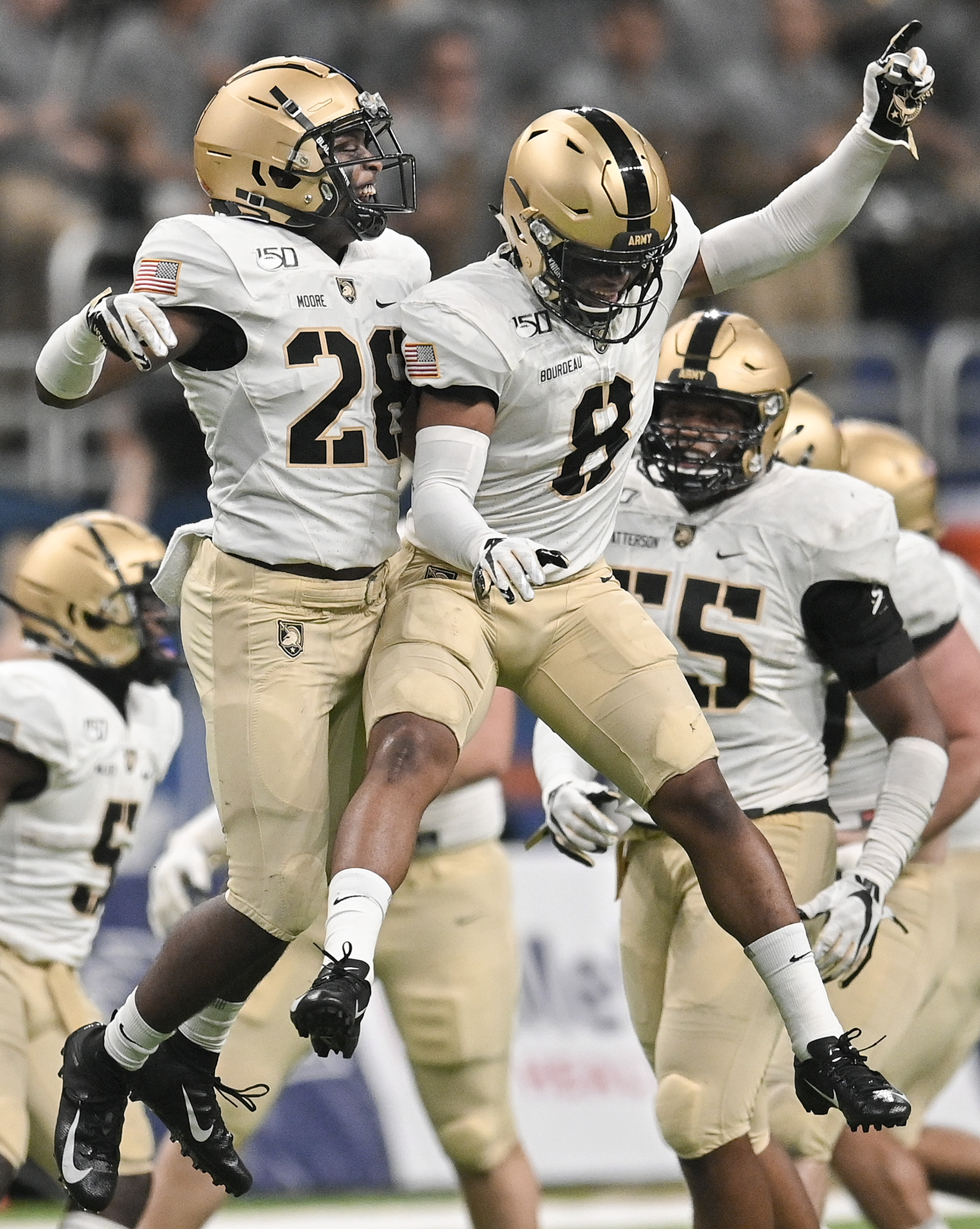 Army rebounds to upend Texas-San Antonio, 31-13