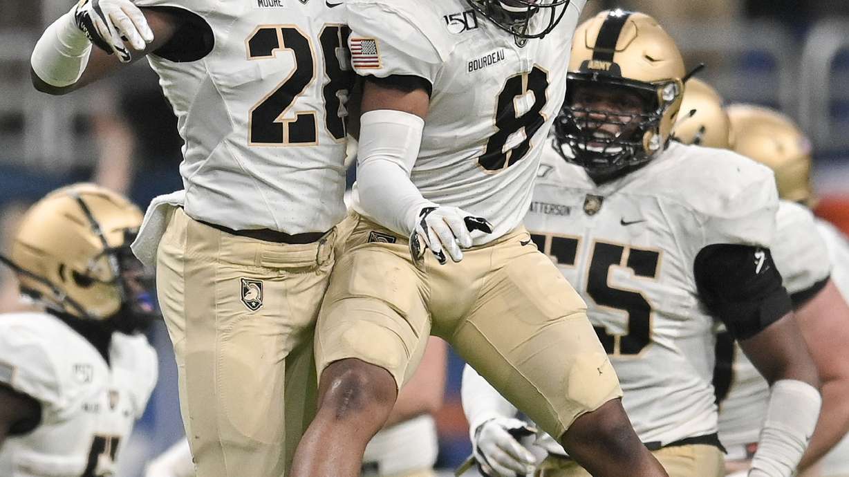 Army rebounds to upend Texas-San Antonio, 31-13