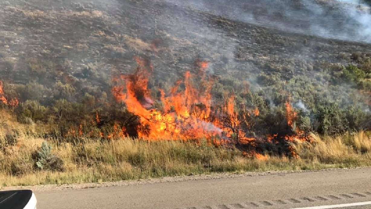 New fire sparks in Wasatch County, temporarily shuts down US 189