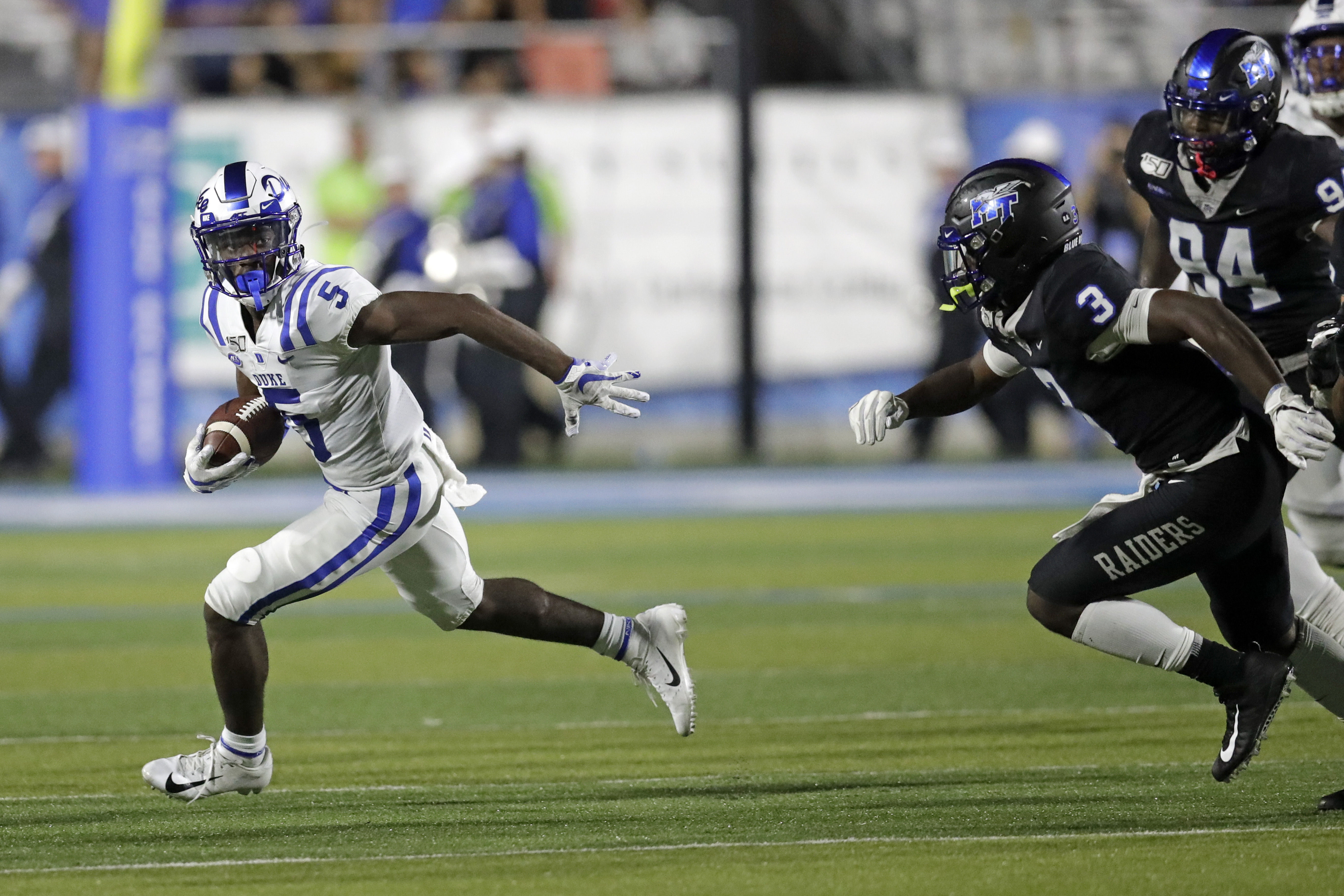 Harris throws 4 TDs as Duke routs Middle Tennessee 41-18
