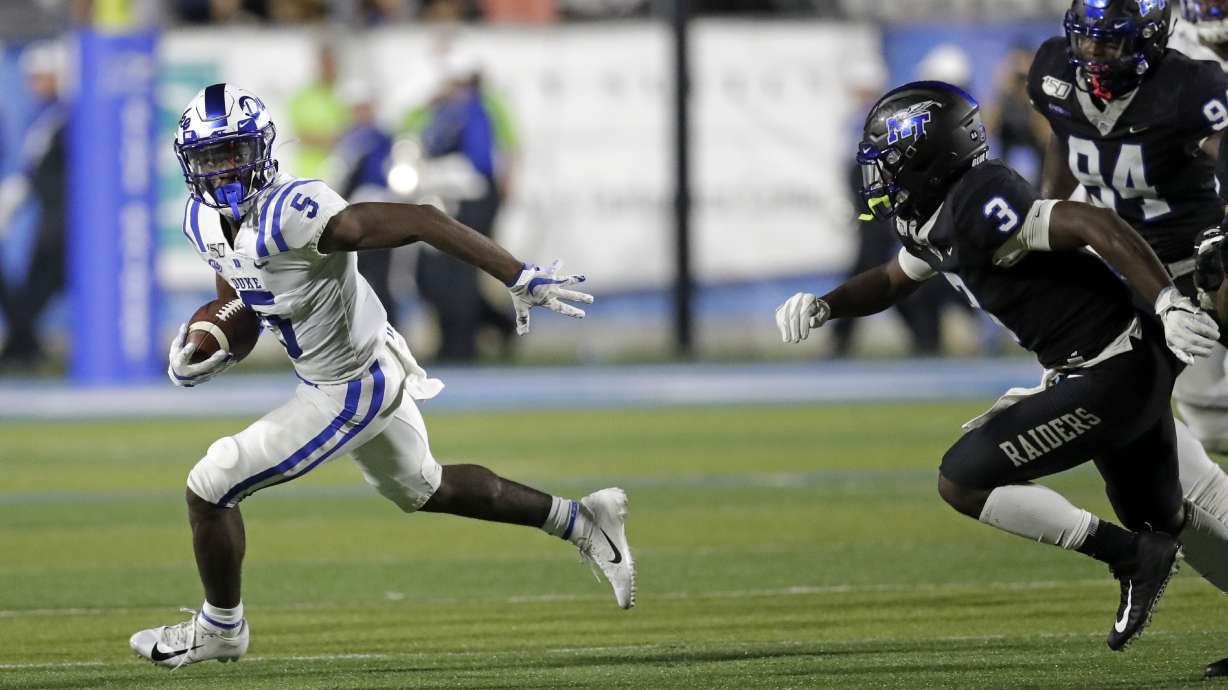 Harris throws 4 TDs as Duke routs Middle Tennessee 41-18