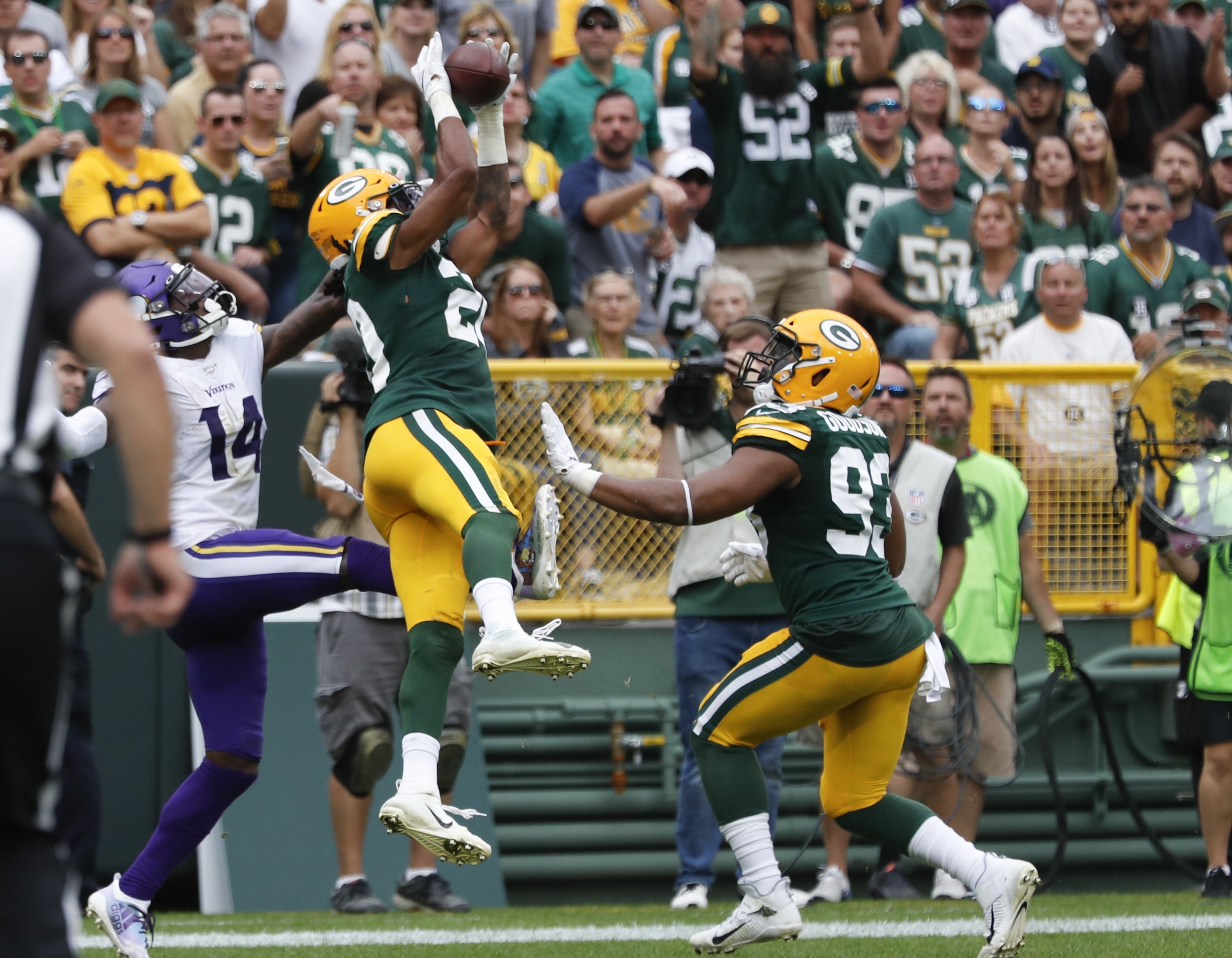 Packers ride Rodgers' hot start to 21-16 win over Vikings