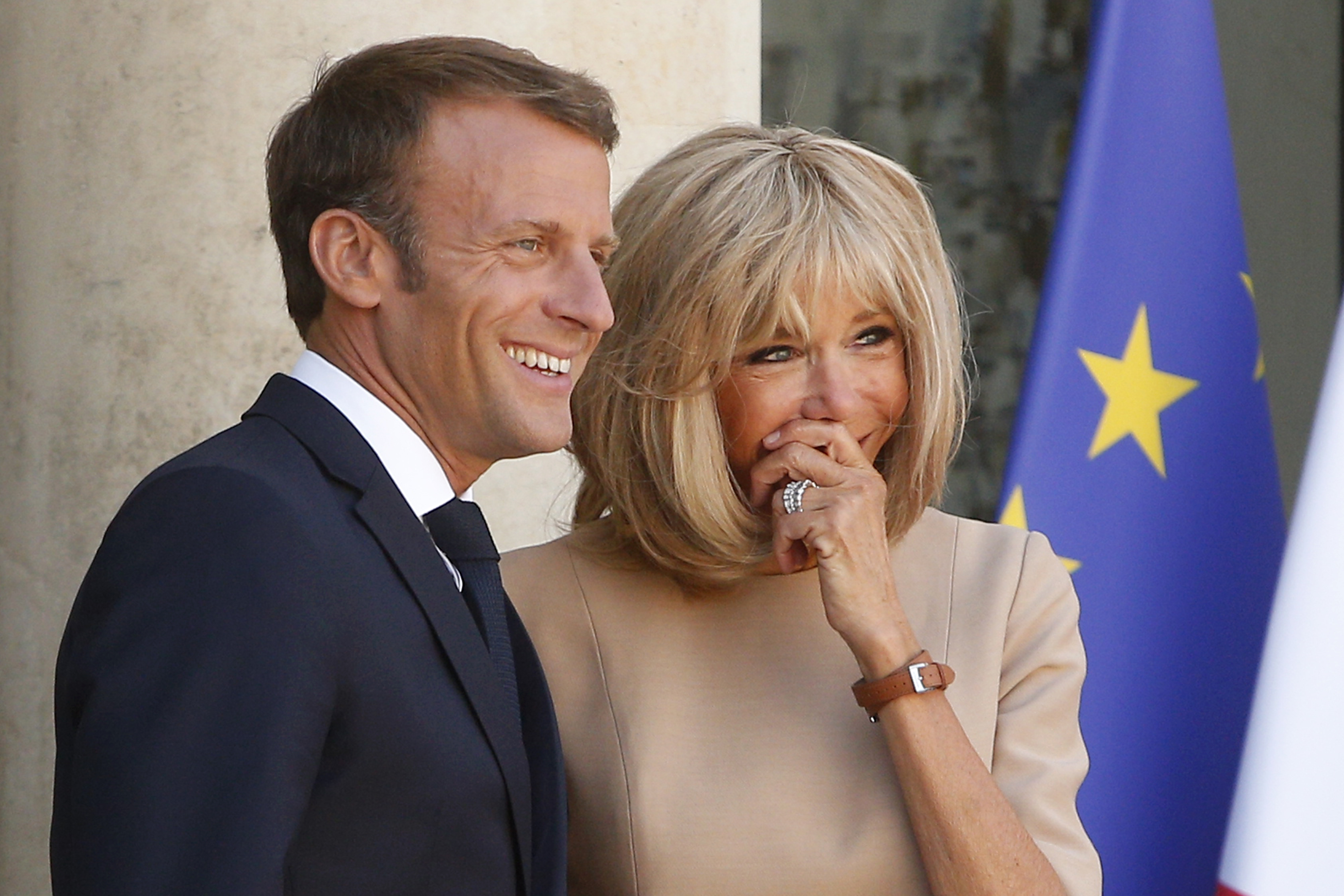 French First Lady sets up adult school in poor Paris suburb