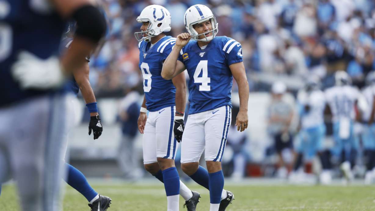 Reich still confident in Vinatieri despite early-season woes