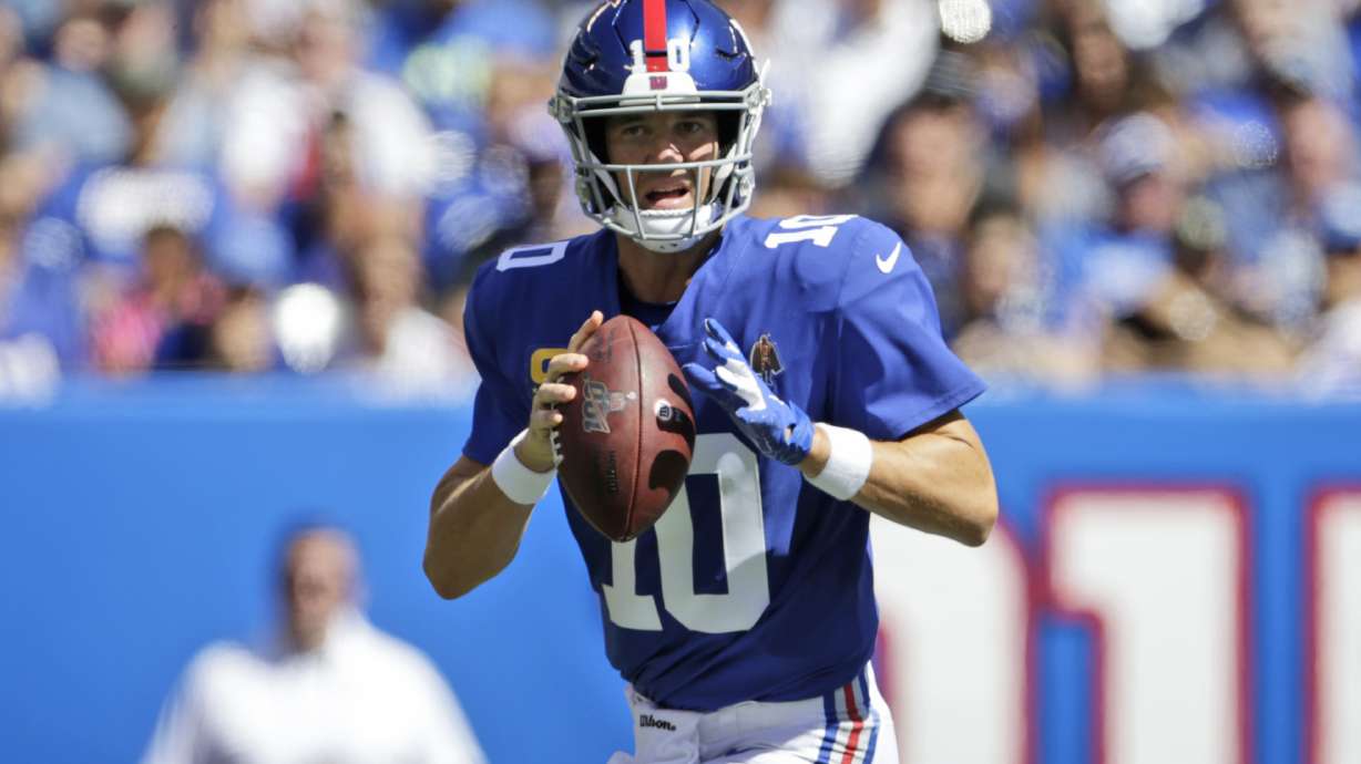 Giants bench Eli Manning, name Daniel Jones starting QB