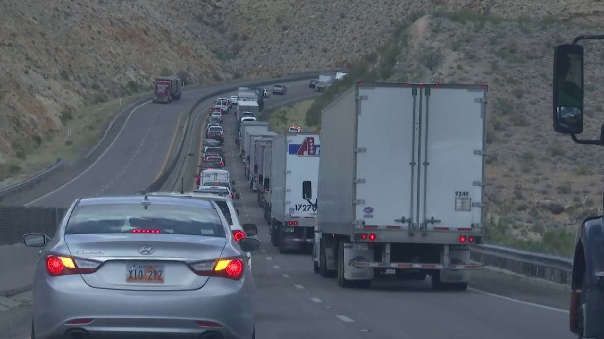 Test of new traffic alert system underway on I-15 in Virgin River Gorge