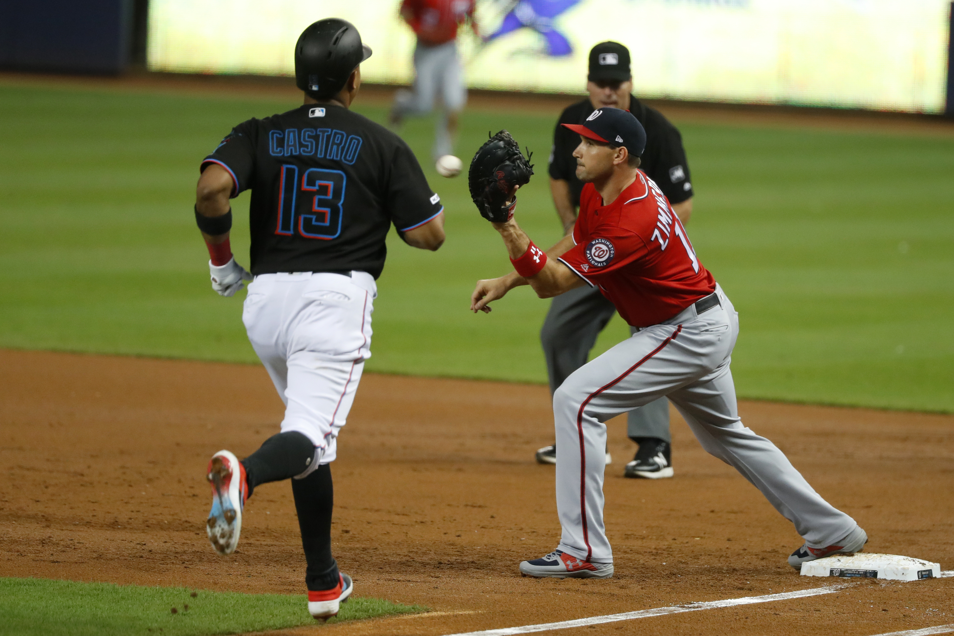 Nationals score 6 runs in 10th, beat Marlins 10-4
