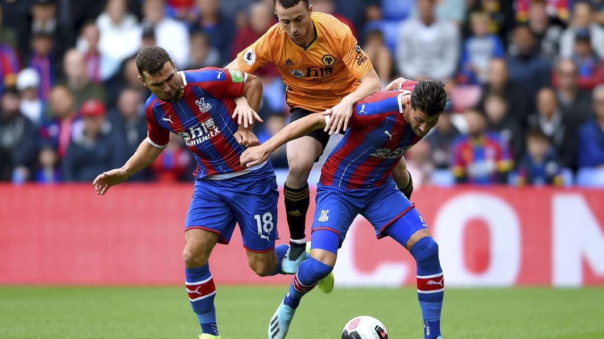 Wolves ends losing run with draw at Crystal Palace
