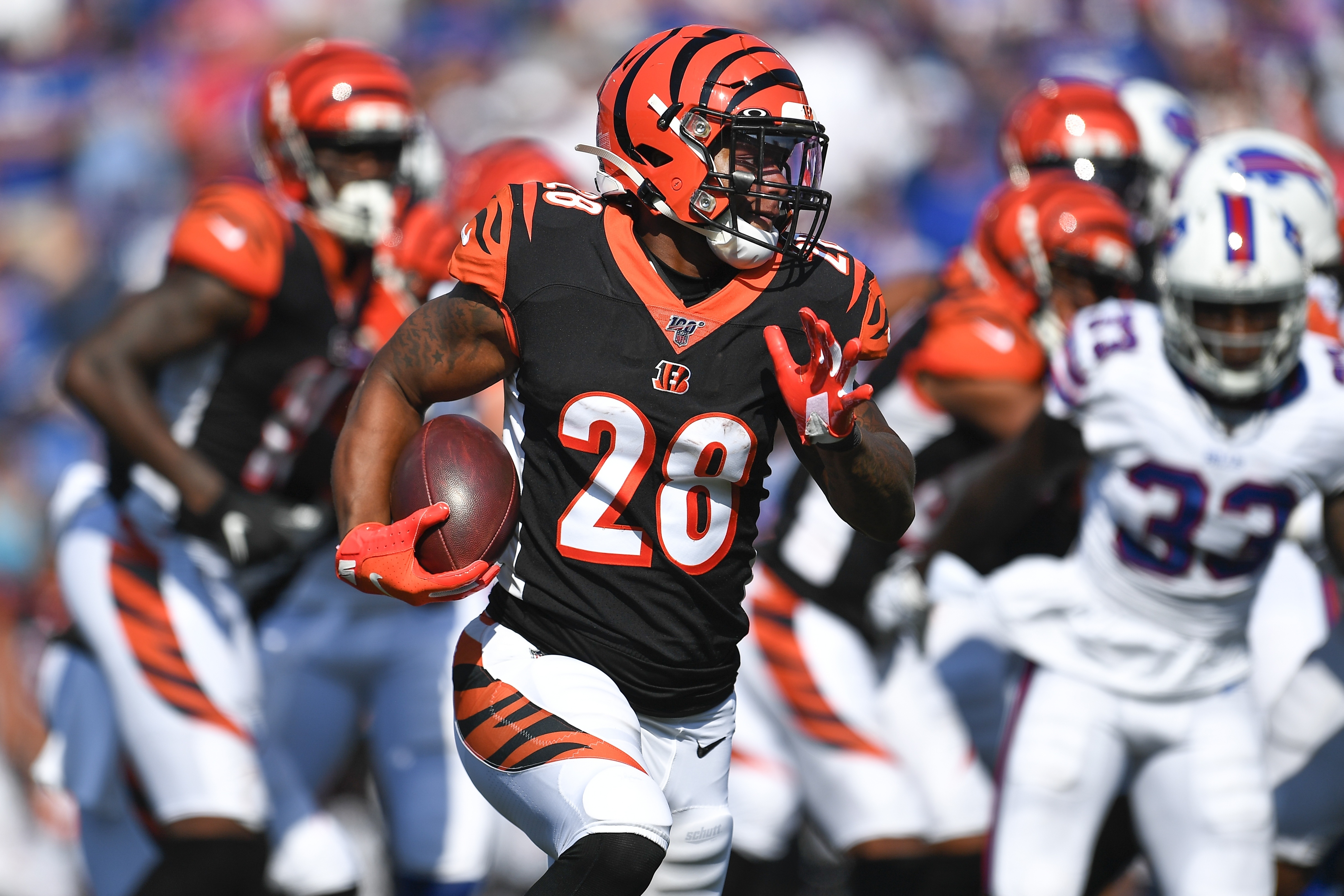 Bills stay unbeaten by rallying back to beat Bengals 21-17