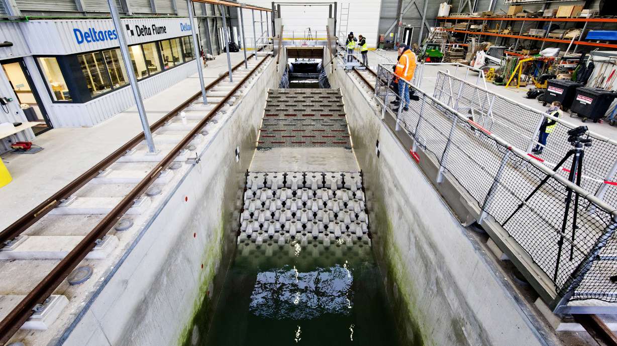 Dutch reinforce major dike as seas rise, climate changes