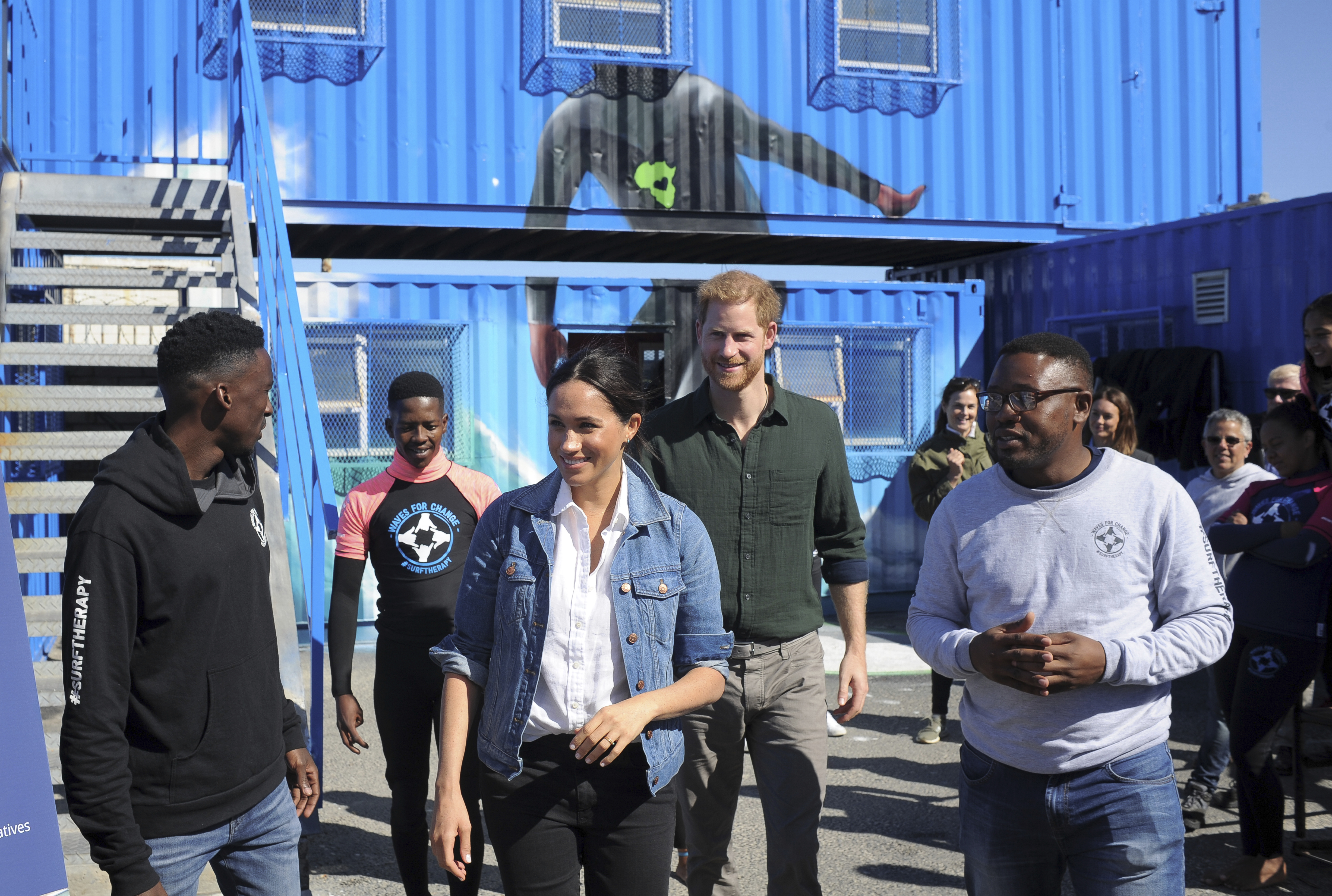 Harry and Meghan visit South Africa's oldest mosque on tour