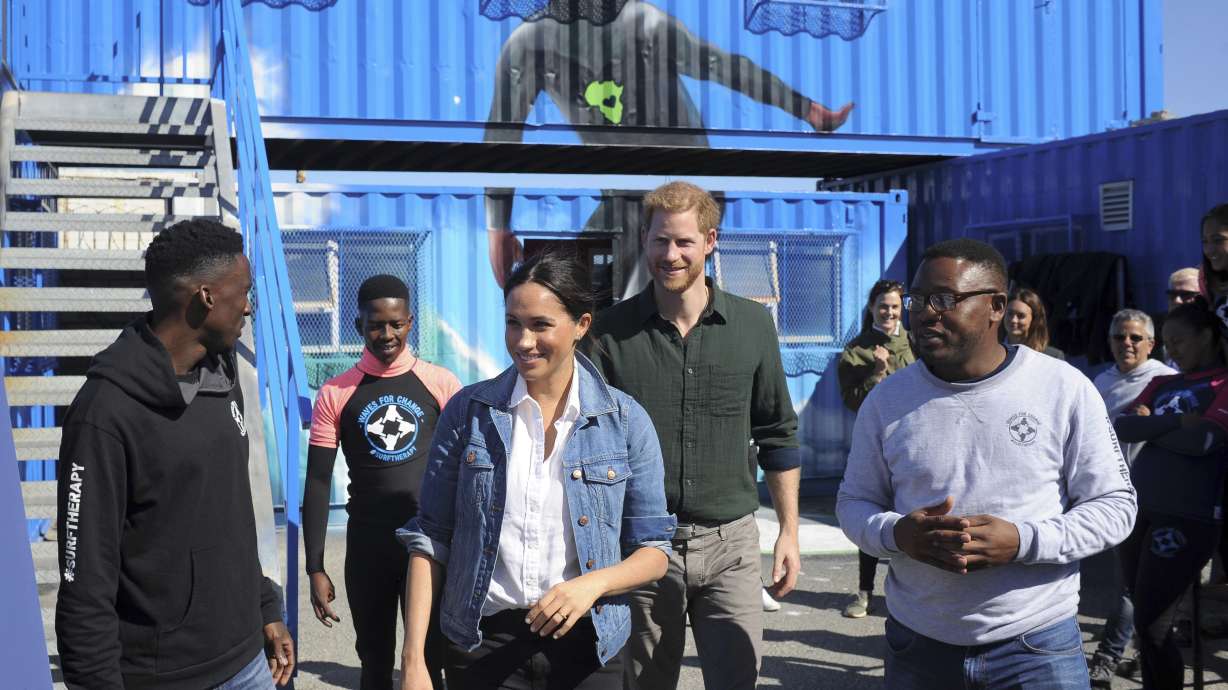 Harry and Meghan visit South Africa's oldest mosque on tour