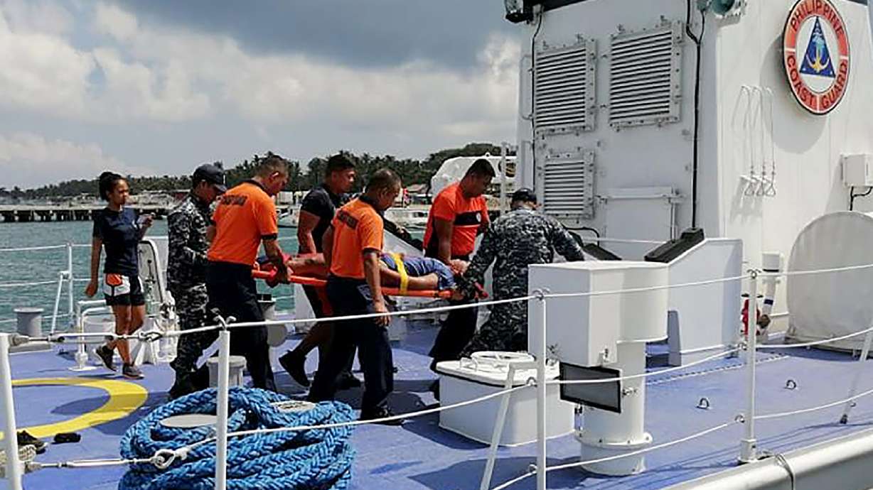 7 dead, 14 rescued as dragon boat capsizes in Philippines