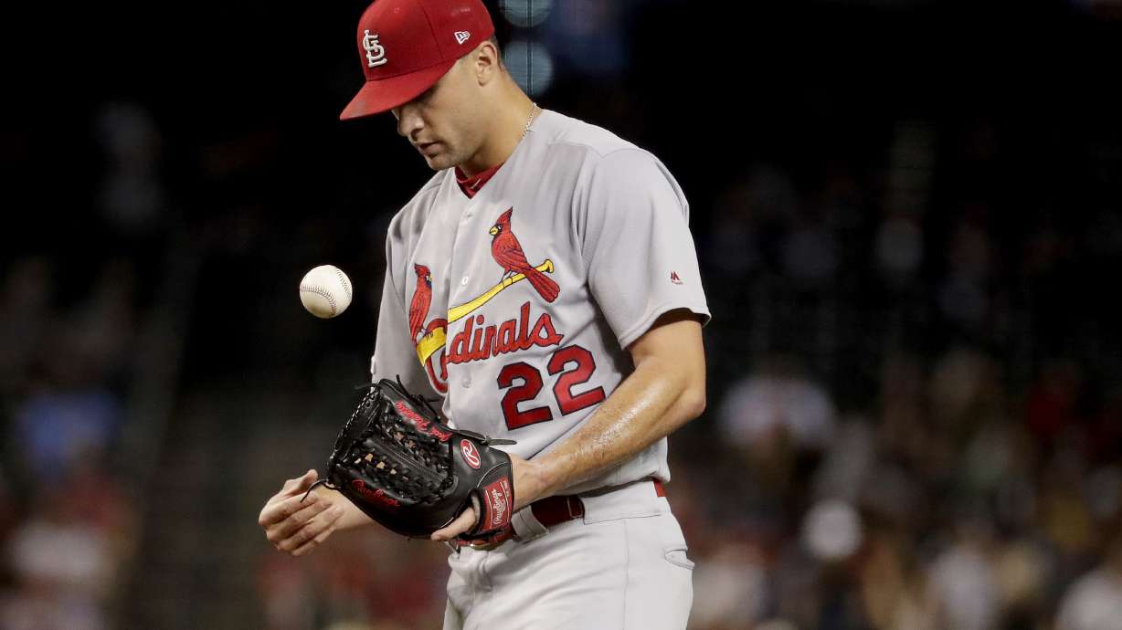 Vargas hits game-winner in 19th, D-backs top Cards 3-2