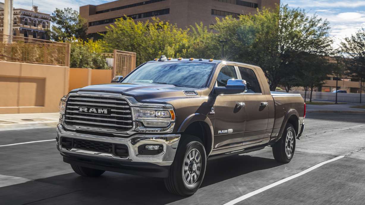 Edmunds examines today's top heavy-duty pickups