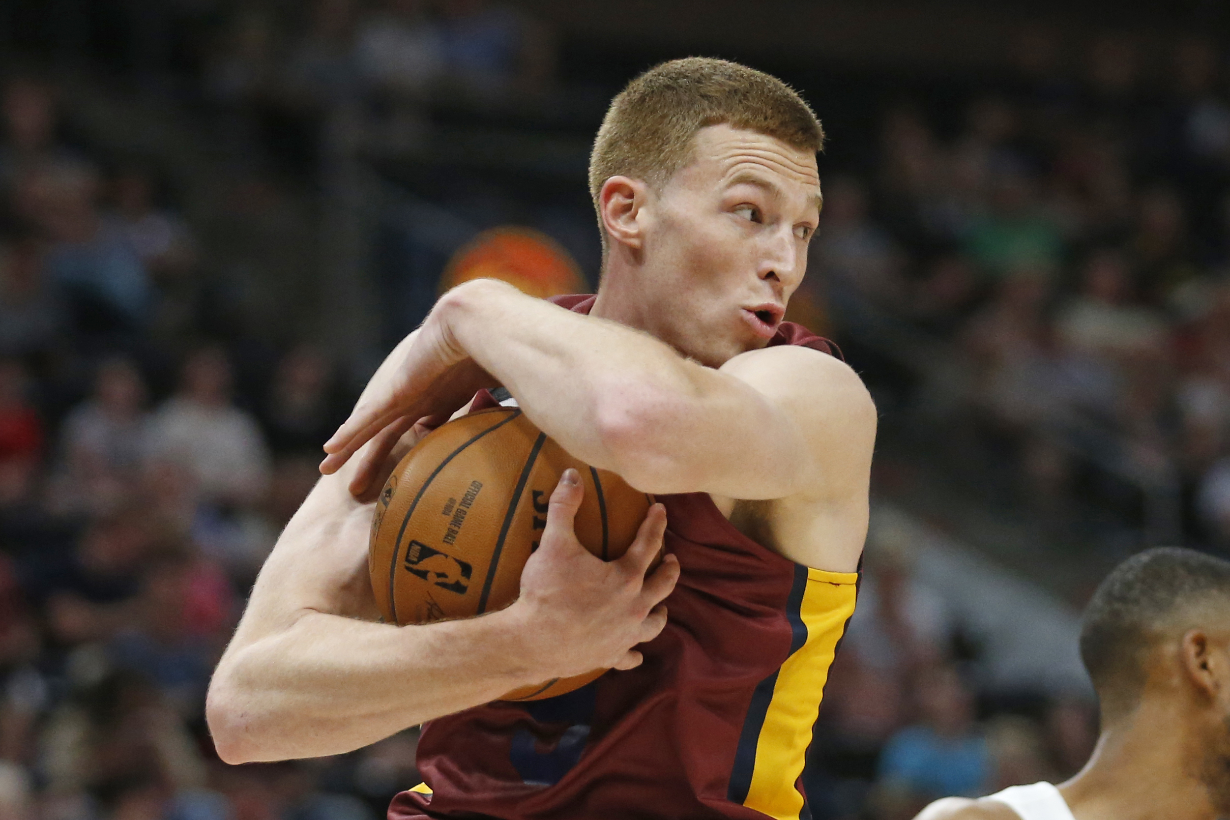 Cavaliers rookie Windler could miss 6 weeks with leg injury