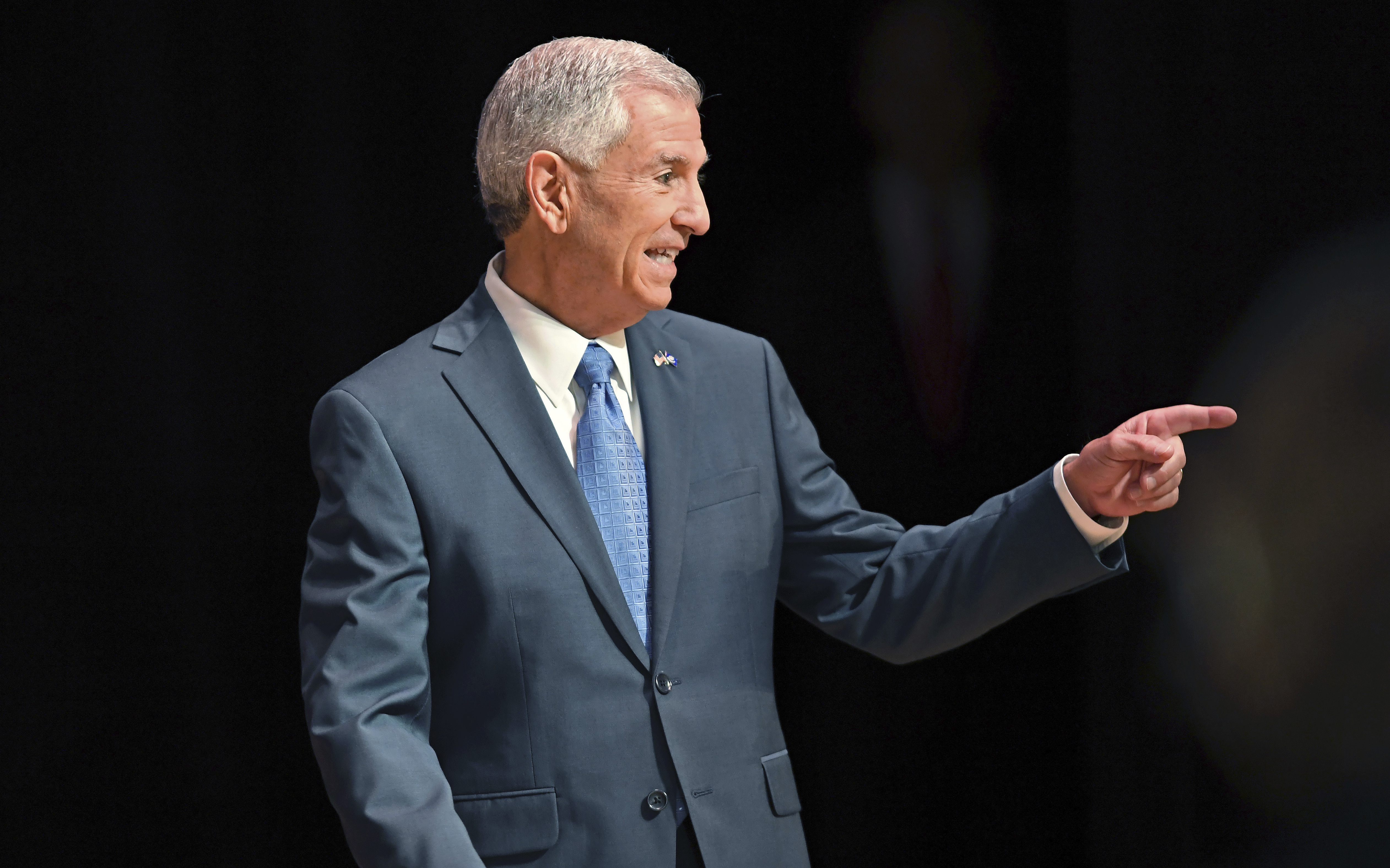 Jindal gone, but not forgotten in Louisiana governor's race