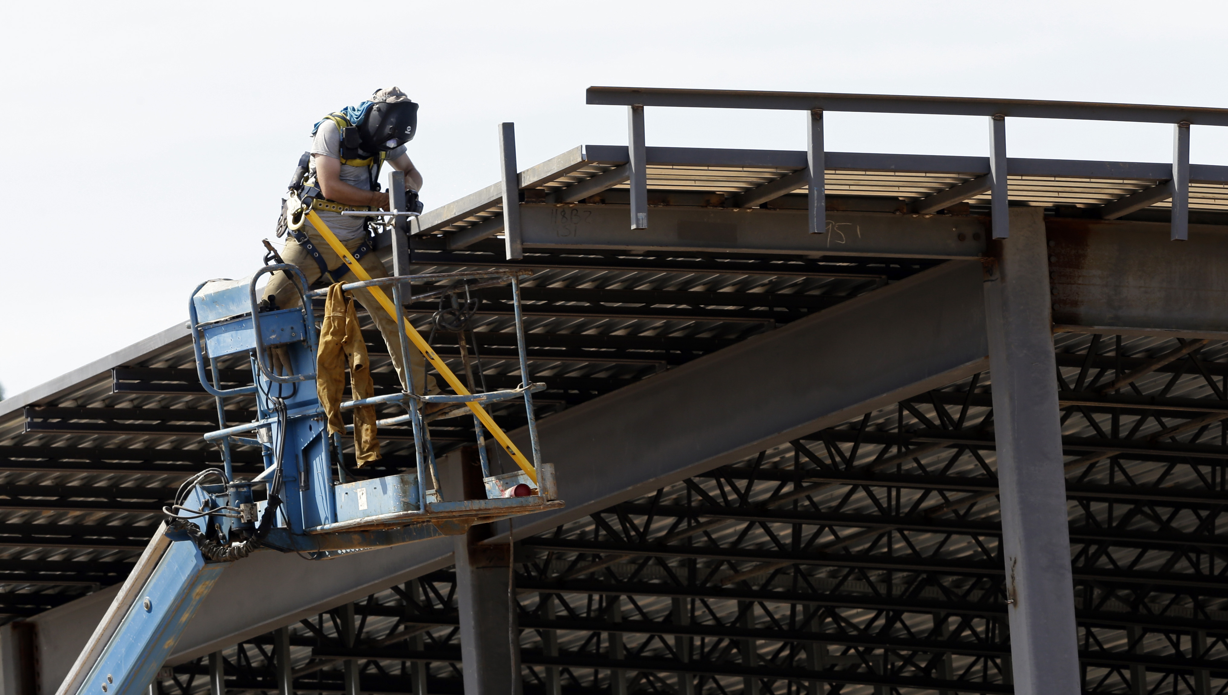 US construction spending up slight 0.1% in August