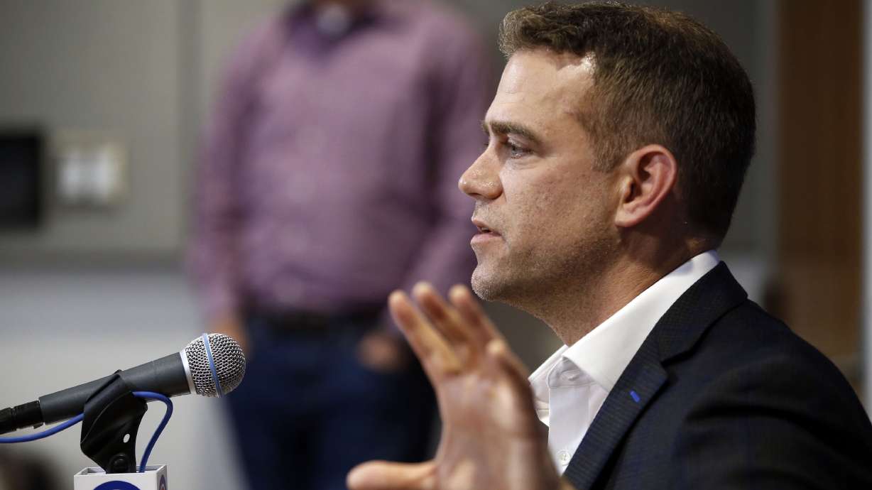 Cubs coaches Loretta, Venable being considered for manager