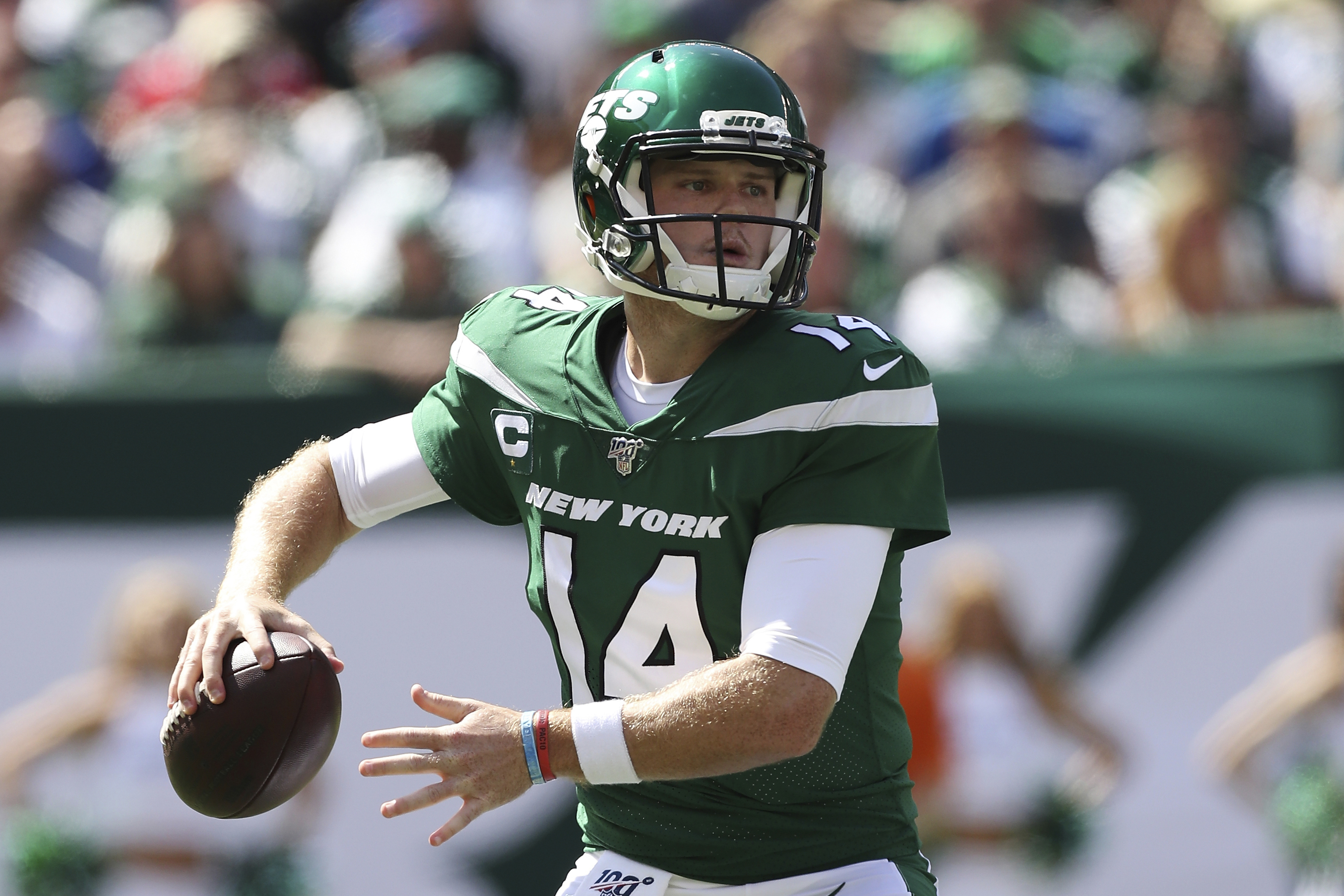 Jets QB Darnold practicing, still not cleared for contact