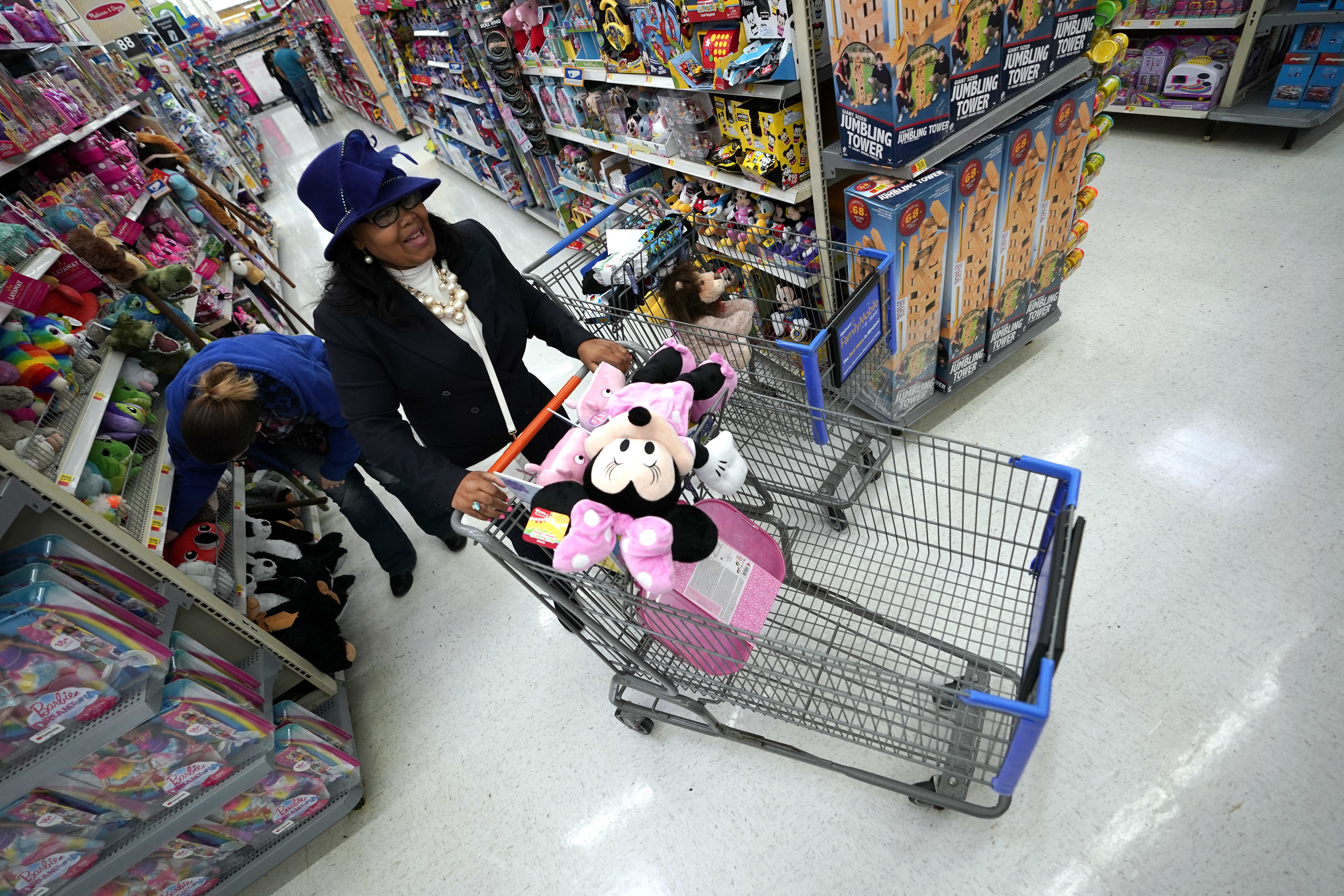 National Retail Federation forecasts solid holiday growth