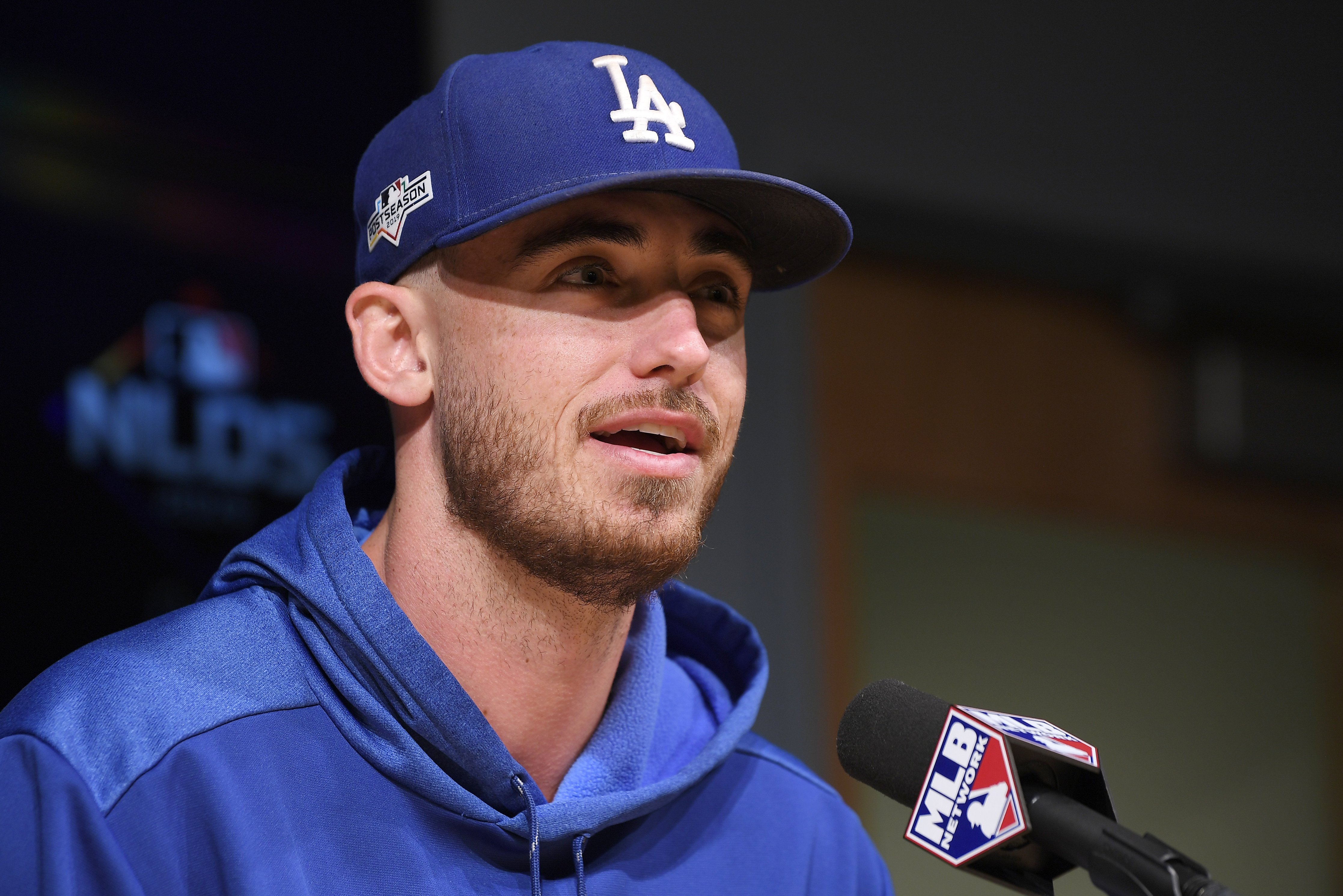 Dodgers start 1 of 4 rookies in Game 1 of NLDS