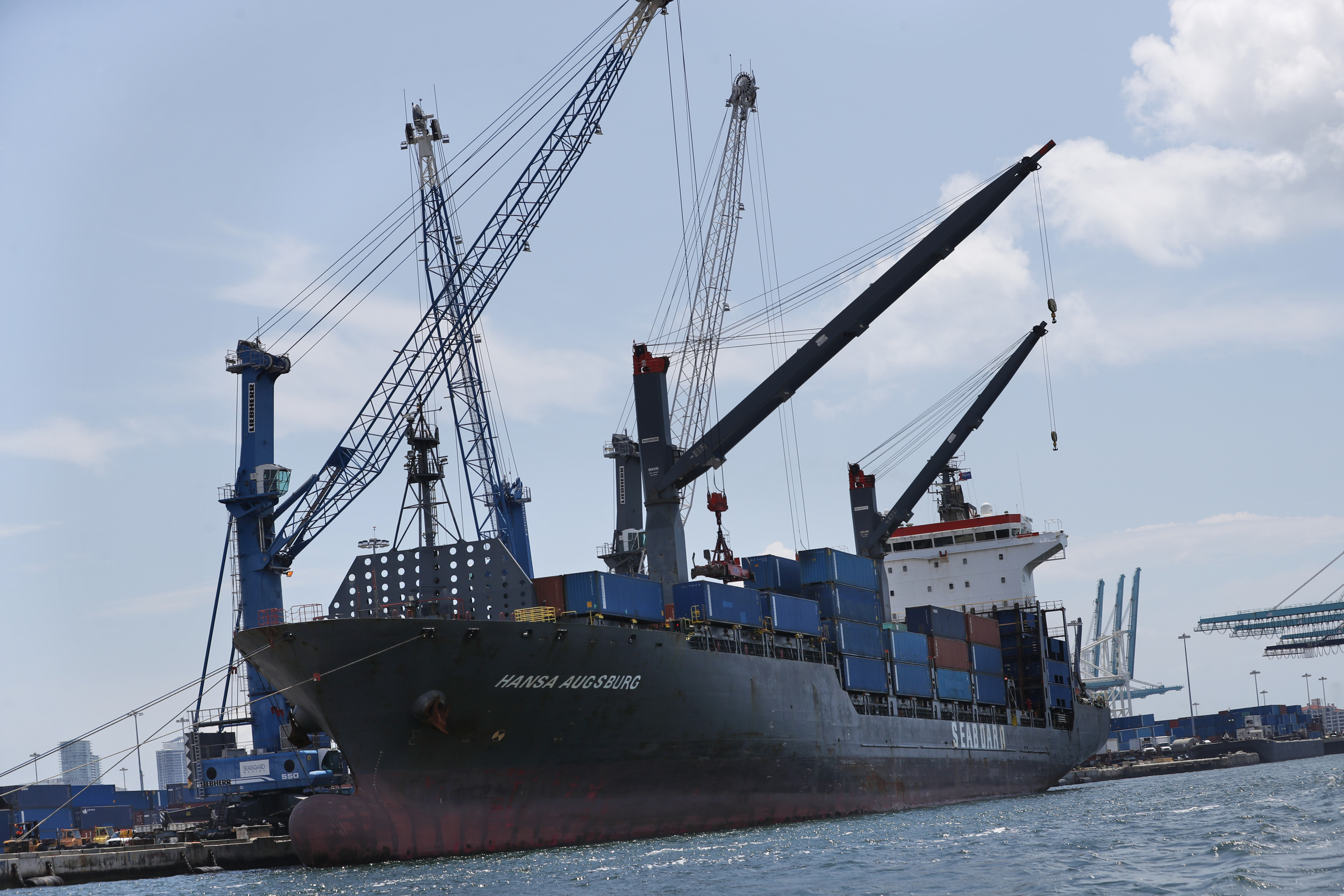 US trade deficit widened in August to $54.9 billion