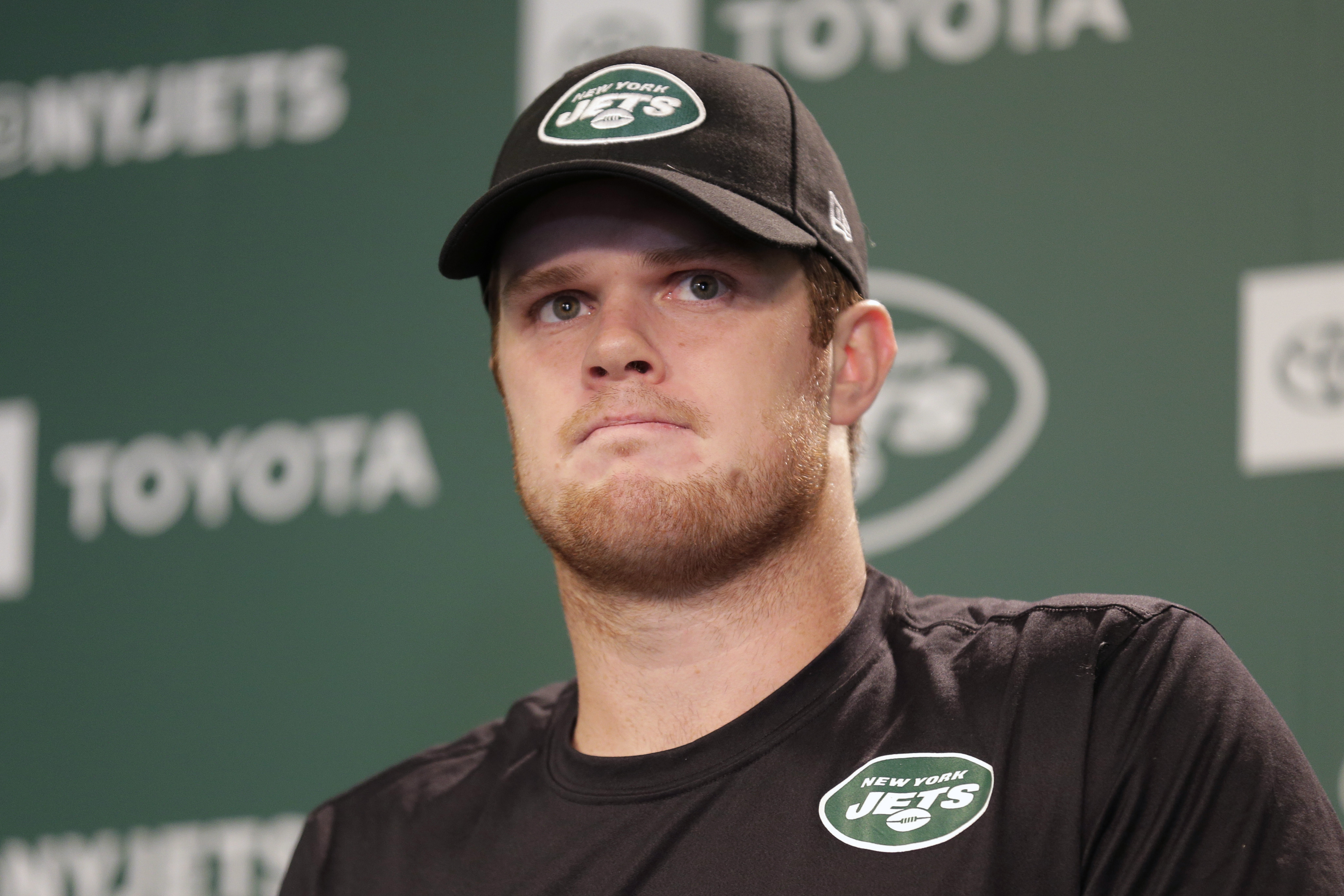 Jets QB Darnold ruled out vs. Eagles, Falk to start
