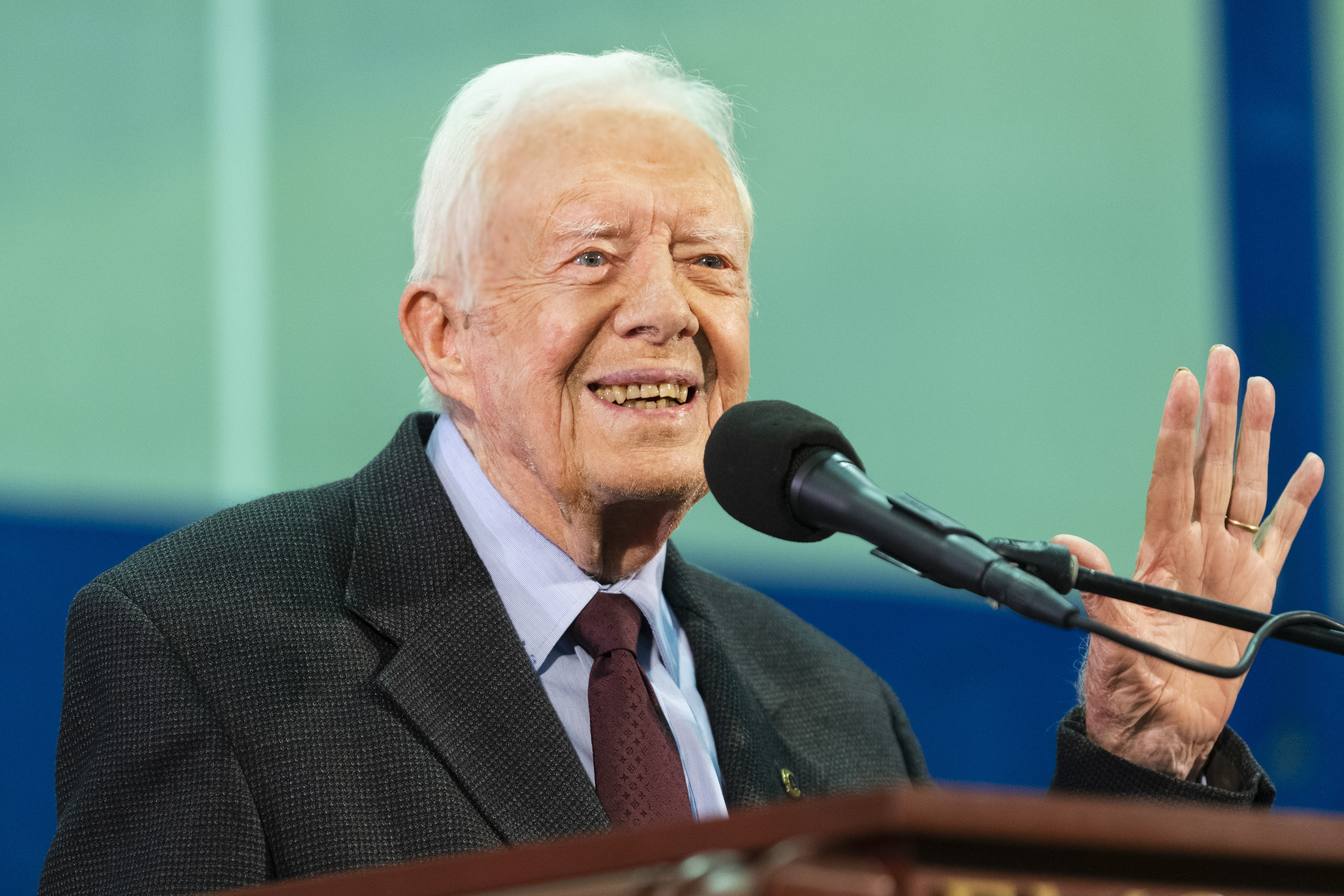 Ex-President Jimmy Carter has black eye, stitches after fall