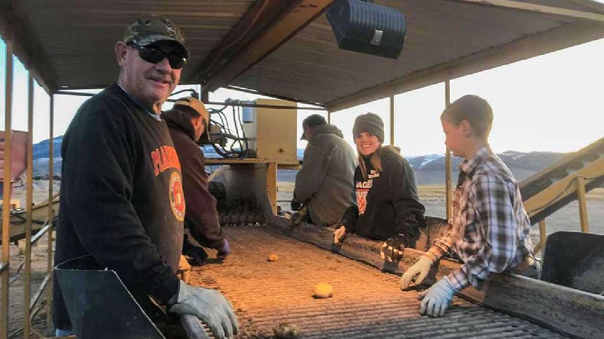 Community rallies to help farmer in need before the ground freezes