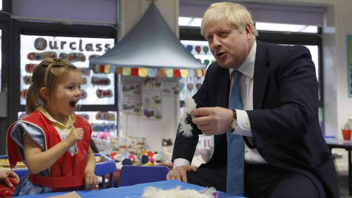 Brexit divorce talks between UK and EU go down to the wire