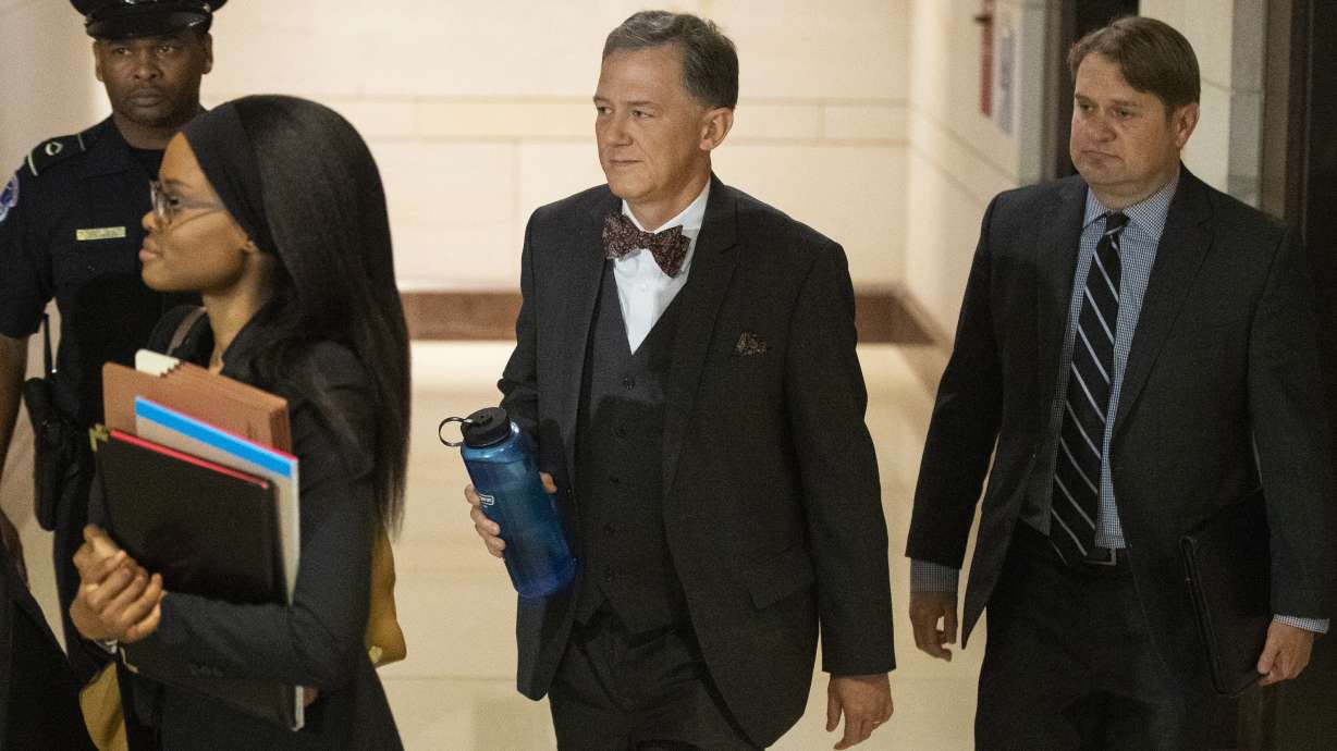 Vivid details emerge on Ukraine as impeachment quickens